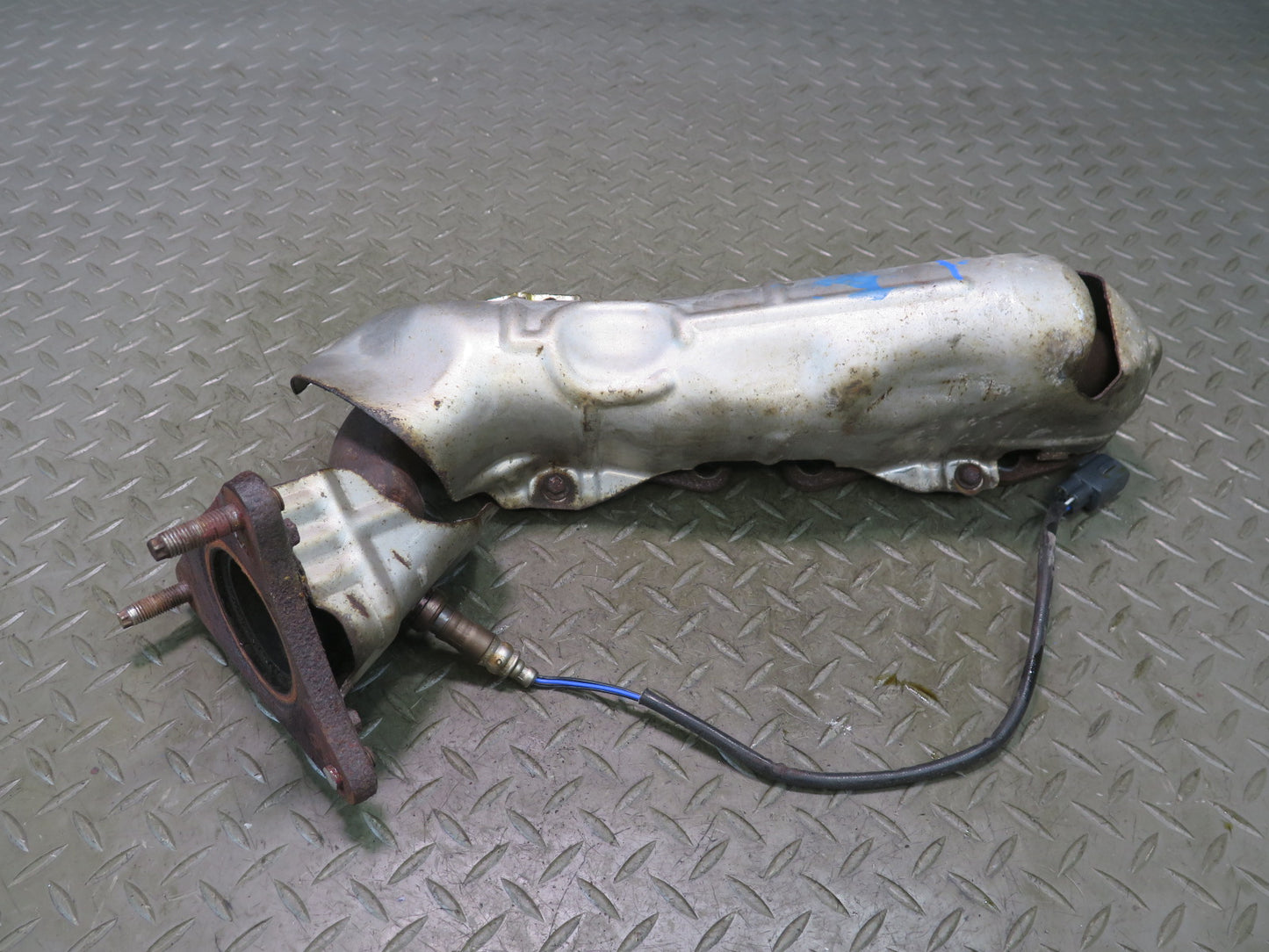 01-06 Lexus LS430 UCF30L 3UZFE Right Exhaust Manifold w Heat Shield OEM