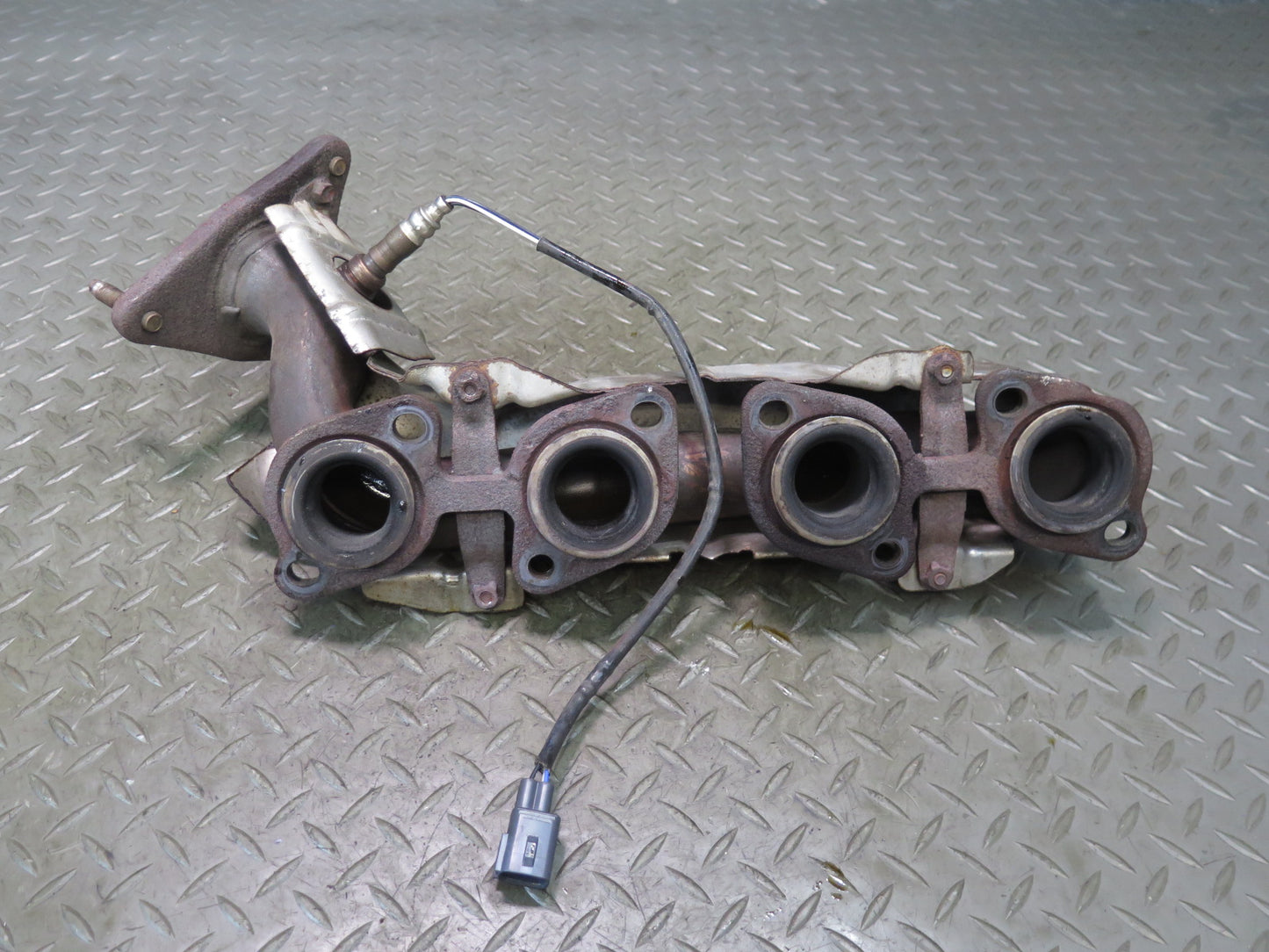 01-06 Lexus LS430 UCF30L 3UZFE Right Exhaust Manifold w Heat Shield OEM