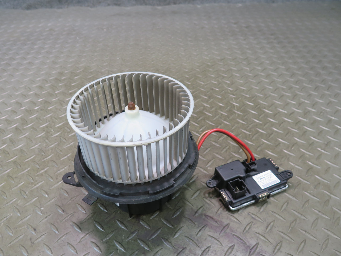 13-20 Mercedes R231 SL550 A/C Heater Blower Motor Fan w Resistor OEM