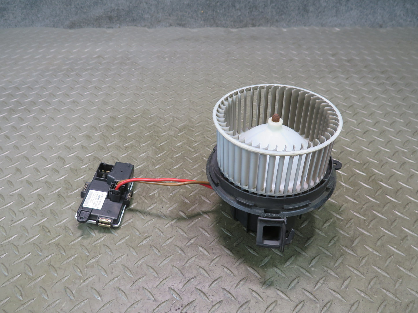 13-20 Mercedes R231 SL550 A/C Heater Blower Motor Fan w Resistor OEM