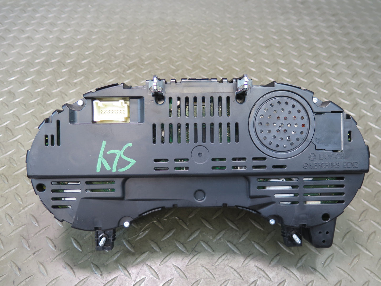 13-16 Mercedes R231 SL550 Instrument Cluster Gauge Speedometer 2319000001 OEM