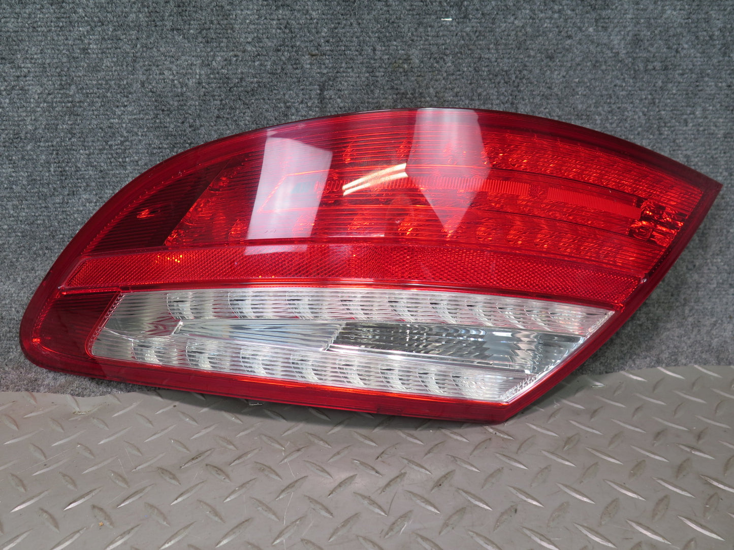 2012-2016 Mercedes R172 SLK Rear Right Passenger Side Brake Tail Light Lamp