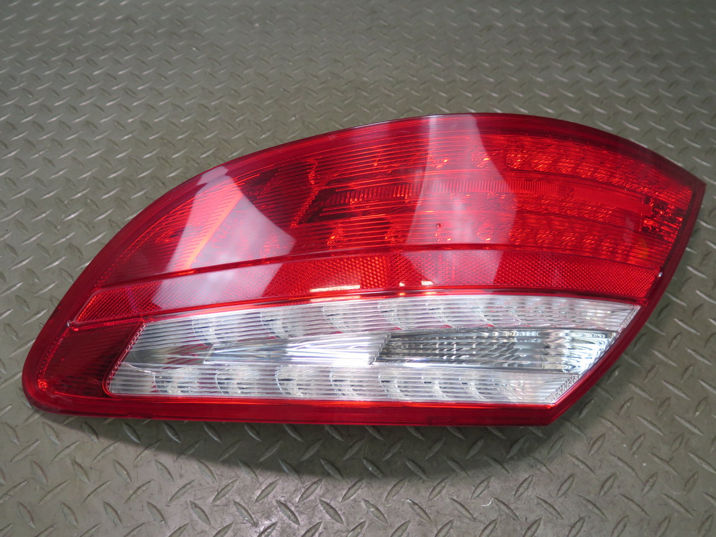 2012-2016 Mercedes R172 SLK Rear Right Passenger Side Brake Tail Light Lamp