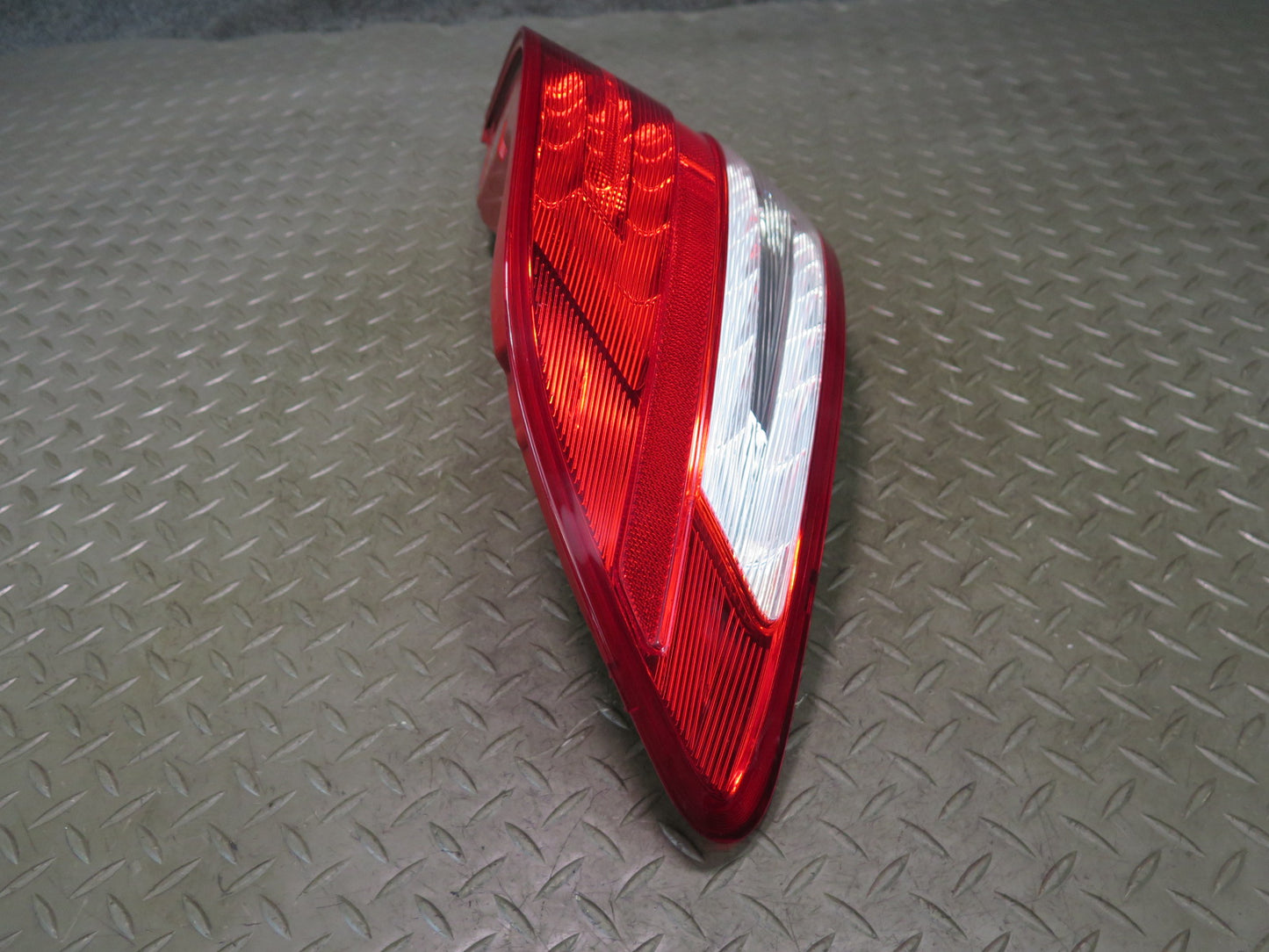 2012-2016 Mercedes R172 SLK Rear Right Passenger Side Brake Tail Light Lamp