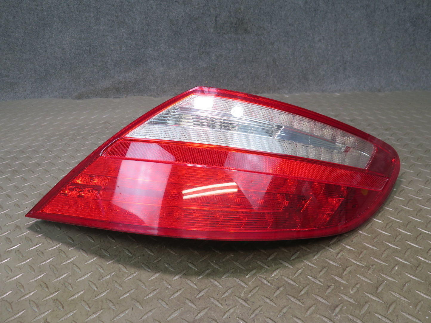 2012-2016 Mercedes R172 SLK Rear Right Passenger Side Brake Tail Light Lamp