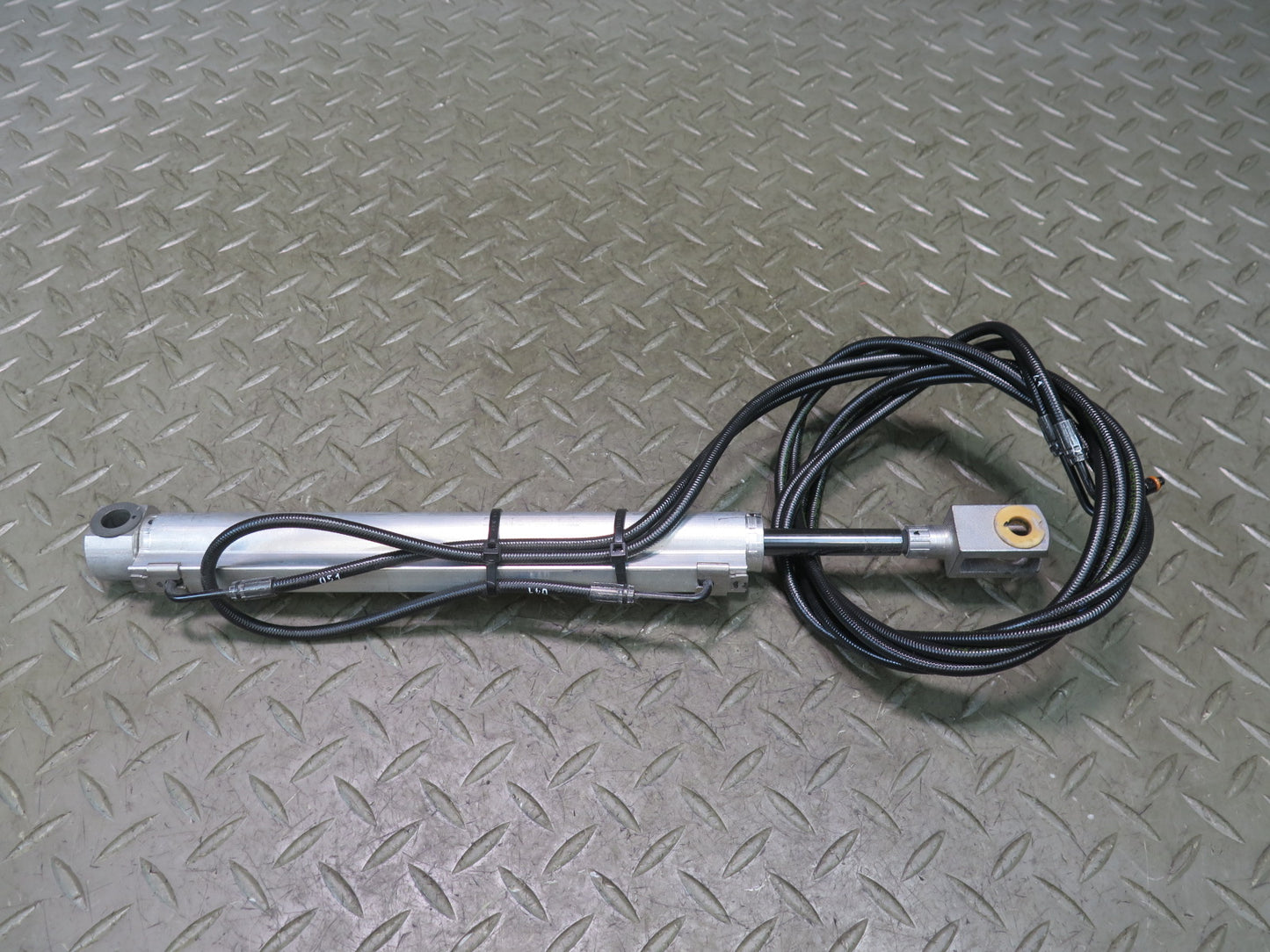 13-20 Mercedes R231 SL550 Convertible TOP Roof Left Hydraulic Cylinder OEM