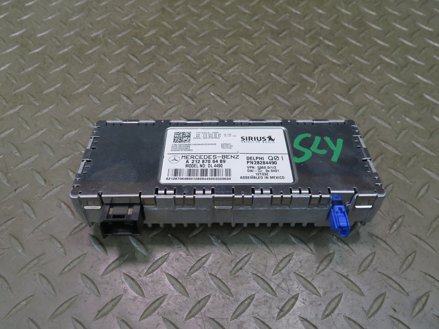 2013 Mercedes R231 SL550 Sirius Satellite Radio Receiver Module 2128706489 OEM