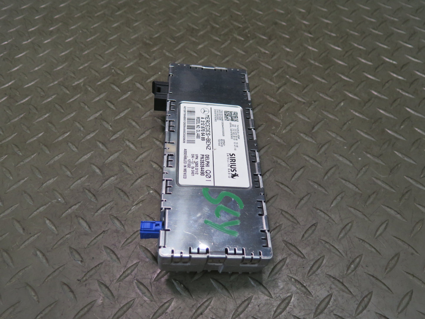 2013 Mercedes R231 SL550 Sirius Satellite Radio Receiver Module 2128706489 OEM