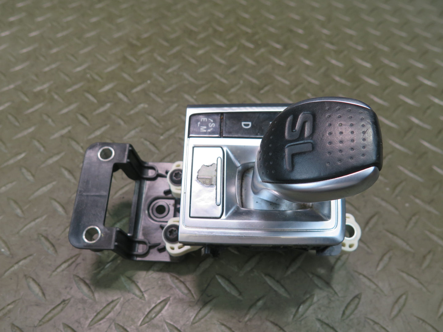 13-15 Mercedes R231 SL550 A/T Automatic Transmission Shifter 2315420026 OEM