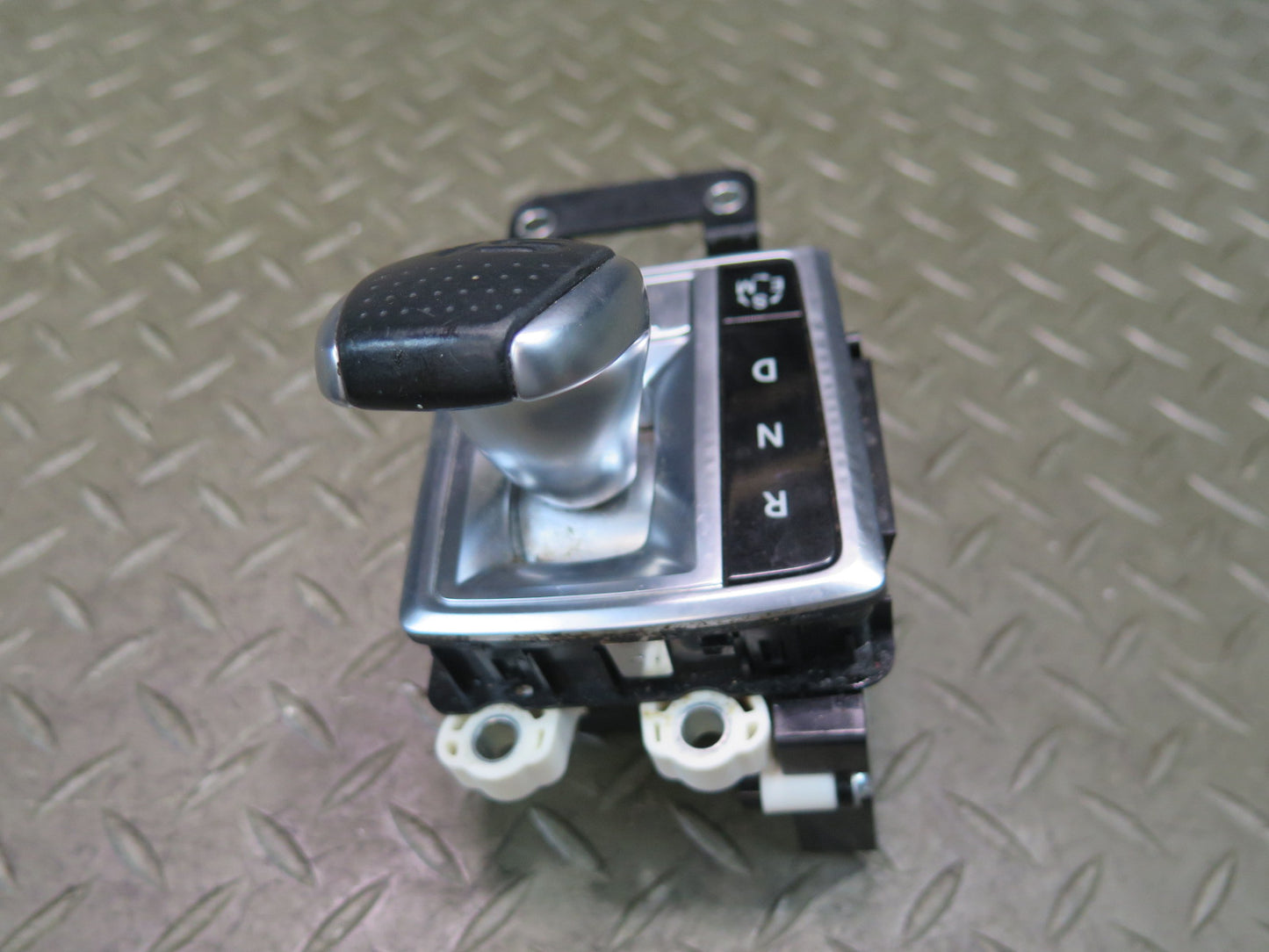 13-15 Mercedes R231 SL550 A/T Automatic Transmission Shifter 2315420026 OEM