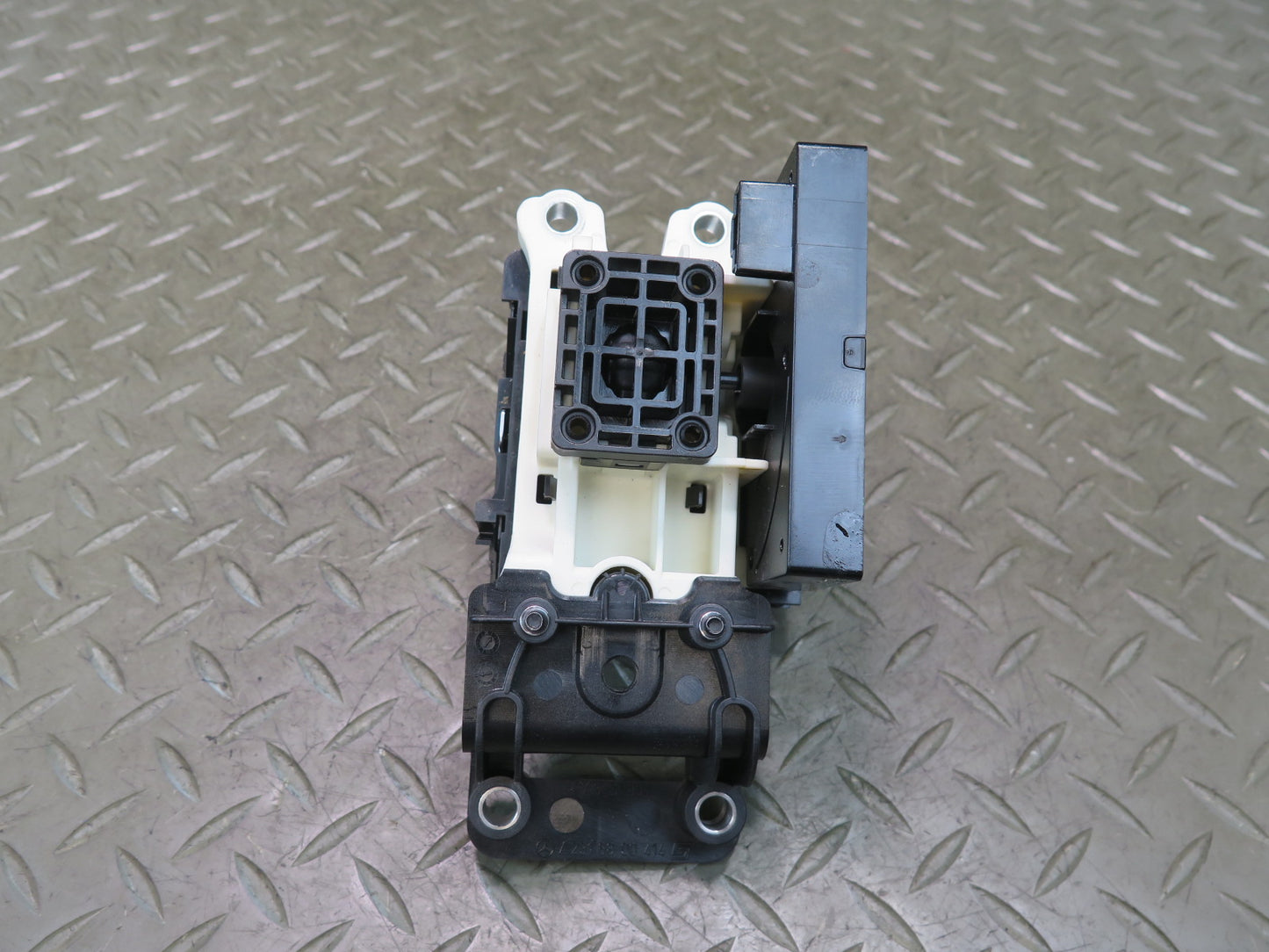 13-15 Mercedes R231 SL550 A/T Automatic Transmission Shifter 2315420026 OEM