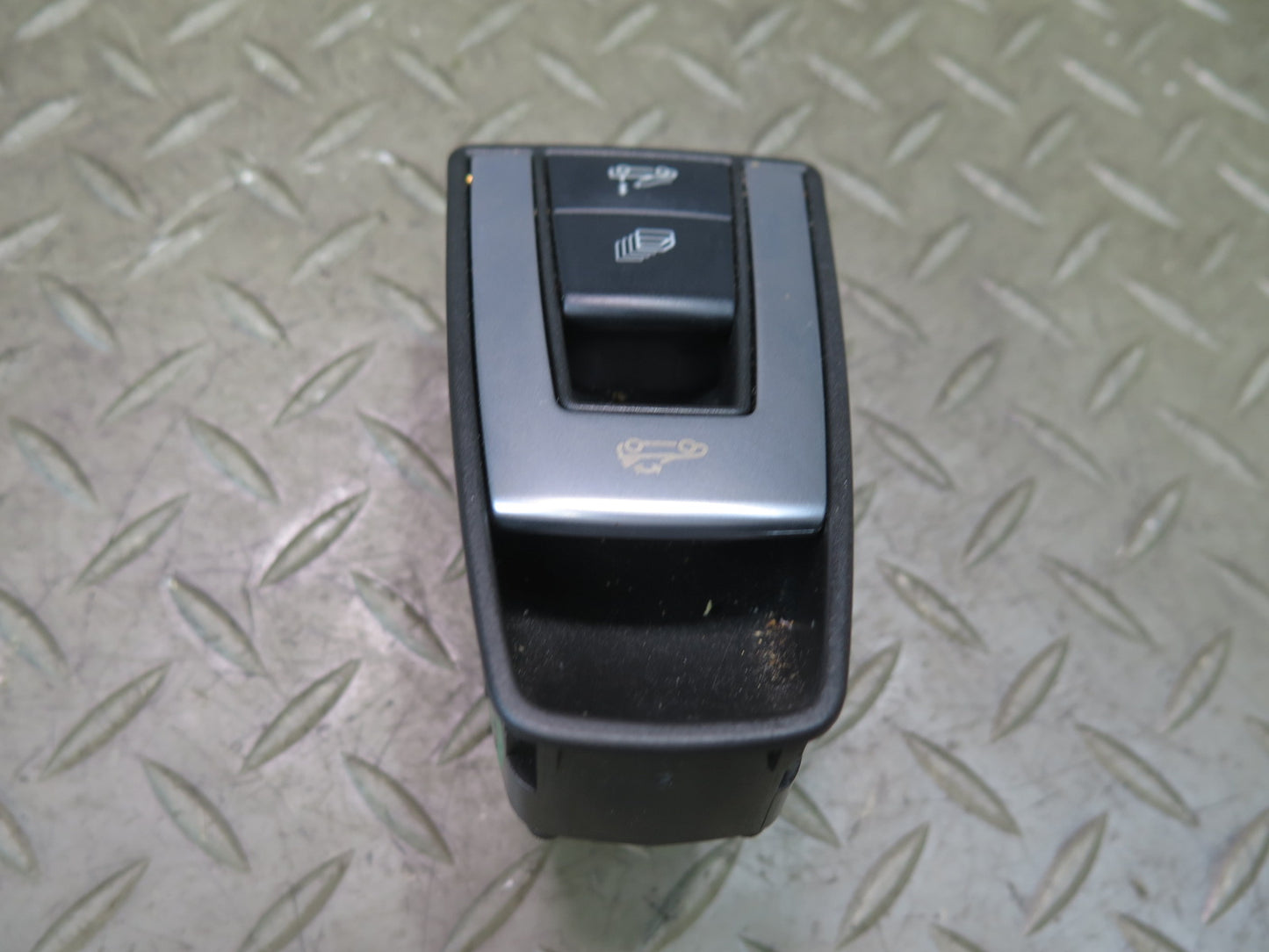 13-20 Mercedes R231 SL550 Convertible TOP Roof Control Switch 2318204510 OEM