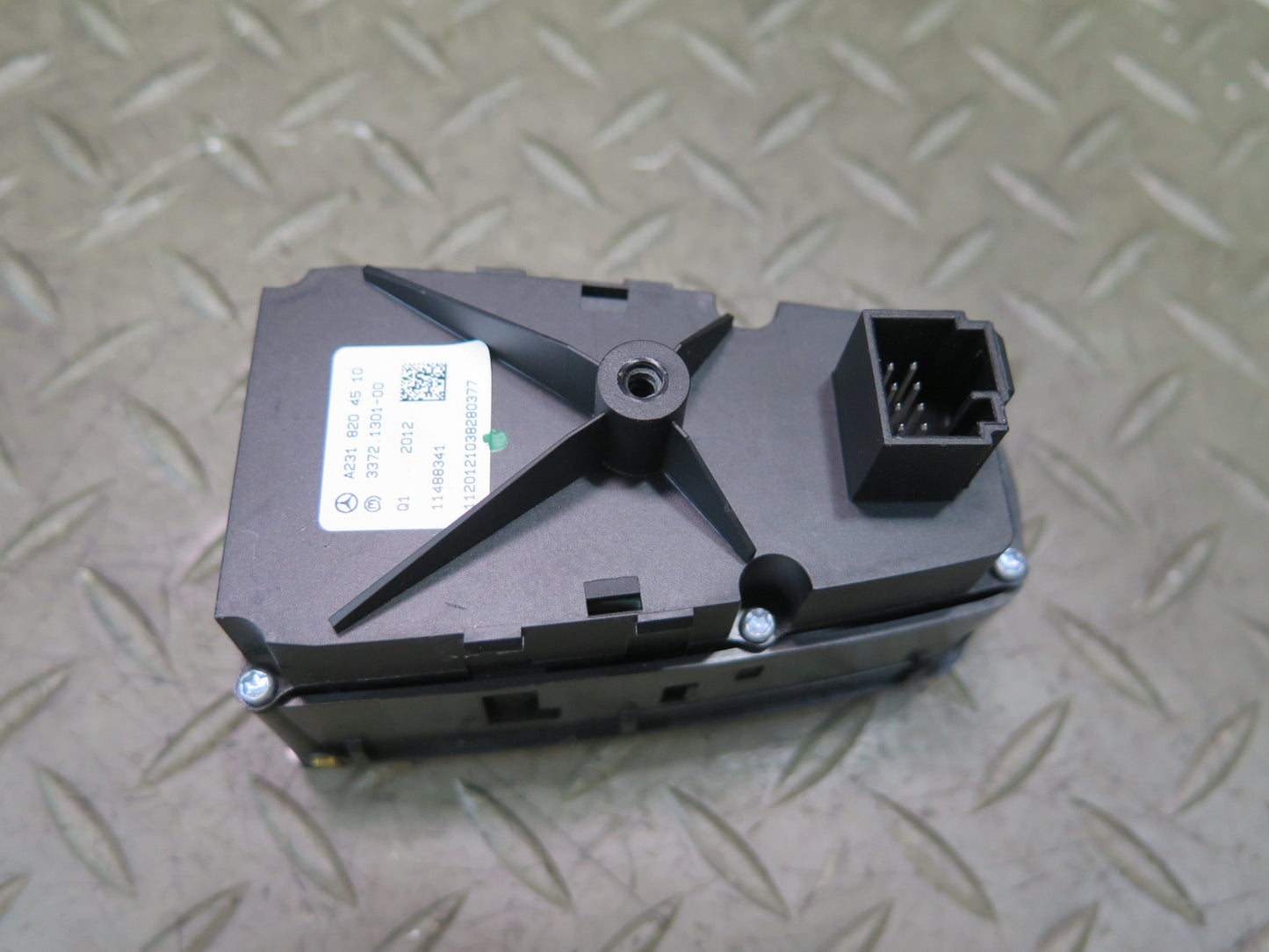 13-20 Mercedes R231 SL550 Convertible TOP Roof Control Switch 2318204510 OEM