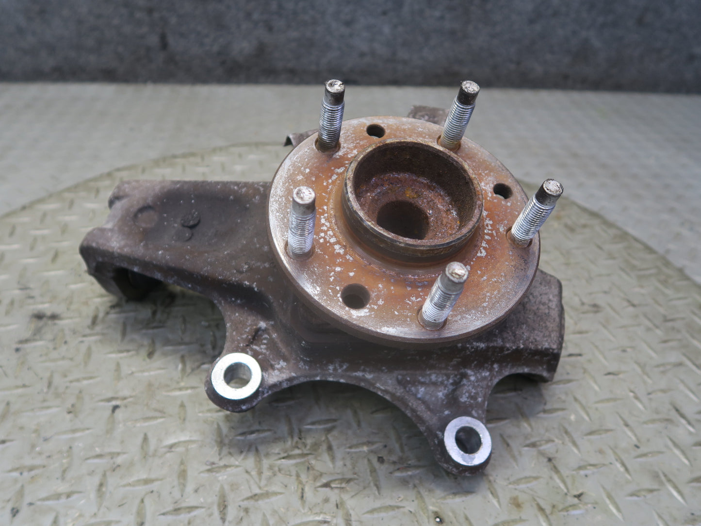 97-04 Chevrolet Corvette C5 Front Right Spindle Knuckle Wheel Hub Bearing OEM