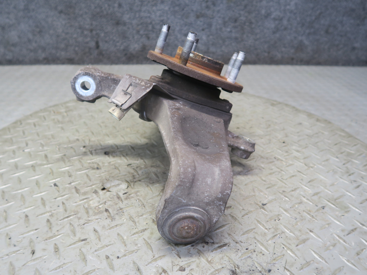 97-04 Chevrolet Corvette C5 Front Right Spindle Knuckle Wheel Hub Bearing OEM
