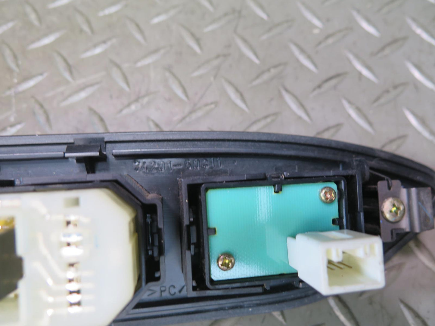 2003-2007 Lexus UZJ100L LX470 Front & Rear Right Door Window Switch Trim Set