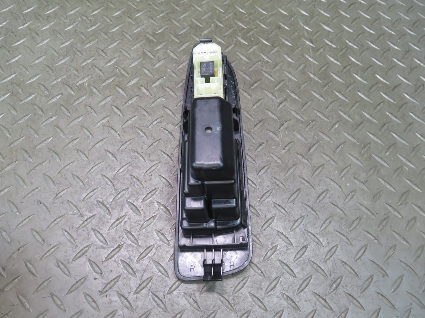 2003-2007 Lexus UZJ100L LX470 Front & Rear Right Door Window Switch Trim Set