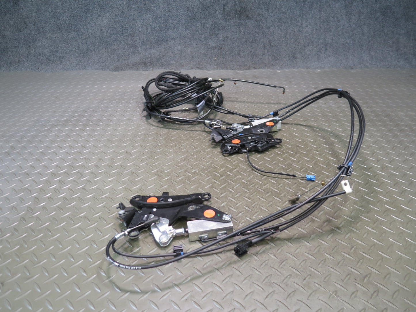 13-20 Mercedes R231 SL550 TOP Roof Lock Latch Cylinder Cable Set OEM