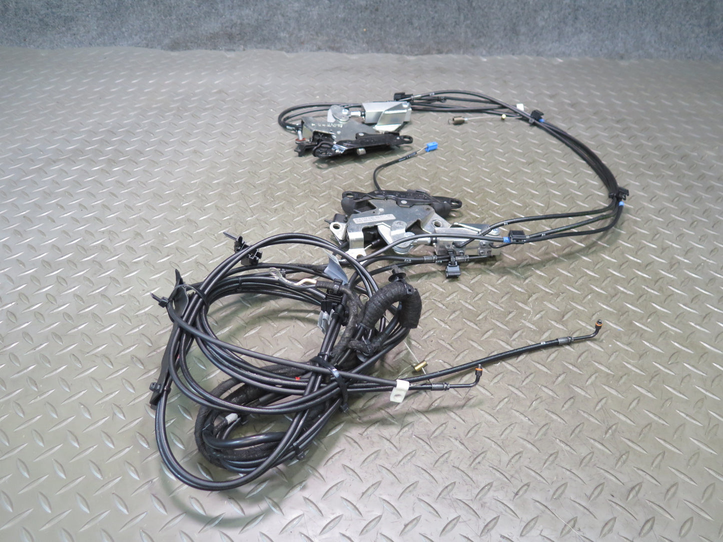 13-20 Mercedes R231 SL550 TOP Roof Lock Latch Cylinder Cable Set OEM