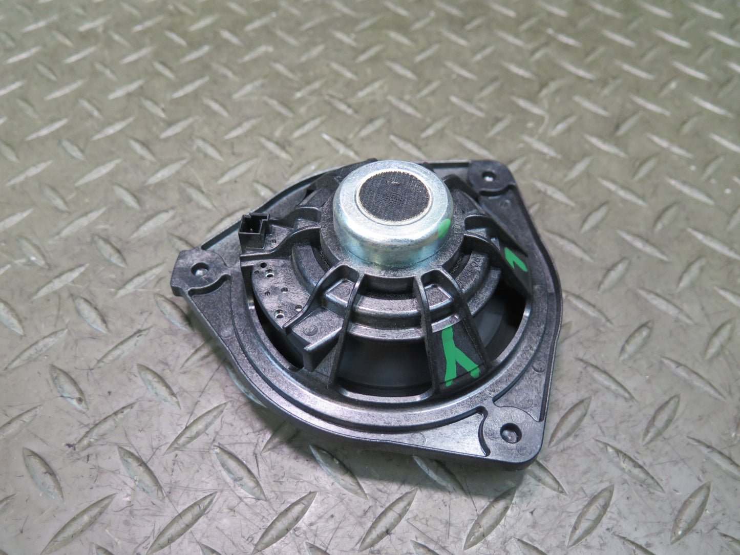 13-20 Mercedes R231 SL550 Left or Right Door Audio Speaker 2318200702 OEM