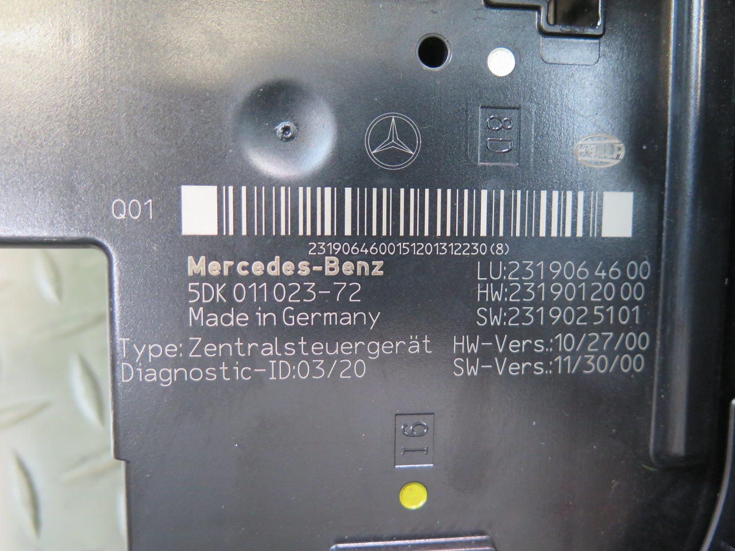 13-20 Mercedes R231 SL550 Rear Fuse Relay Box w SAM Module OEM