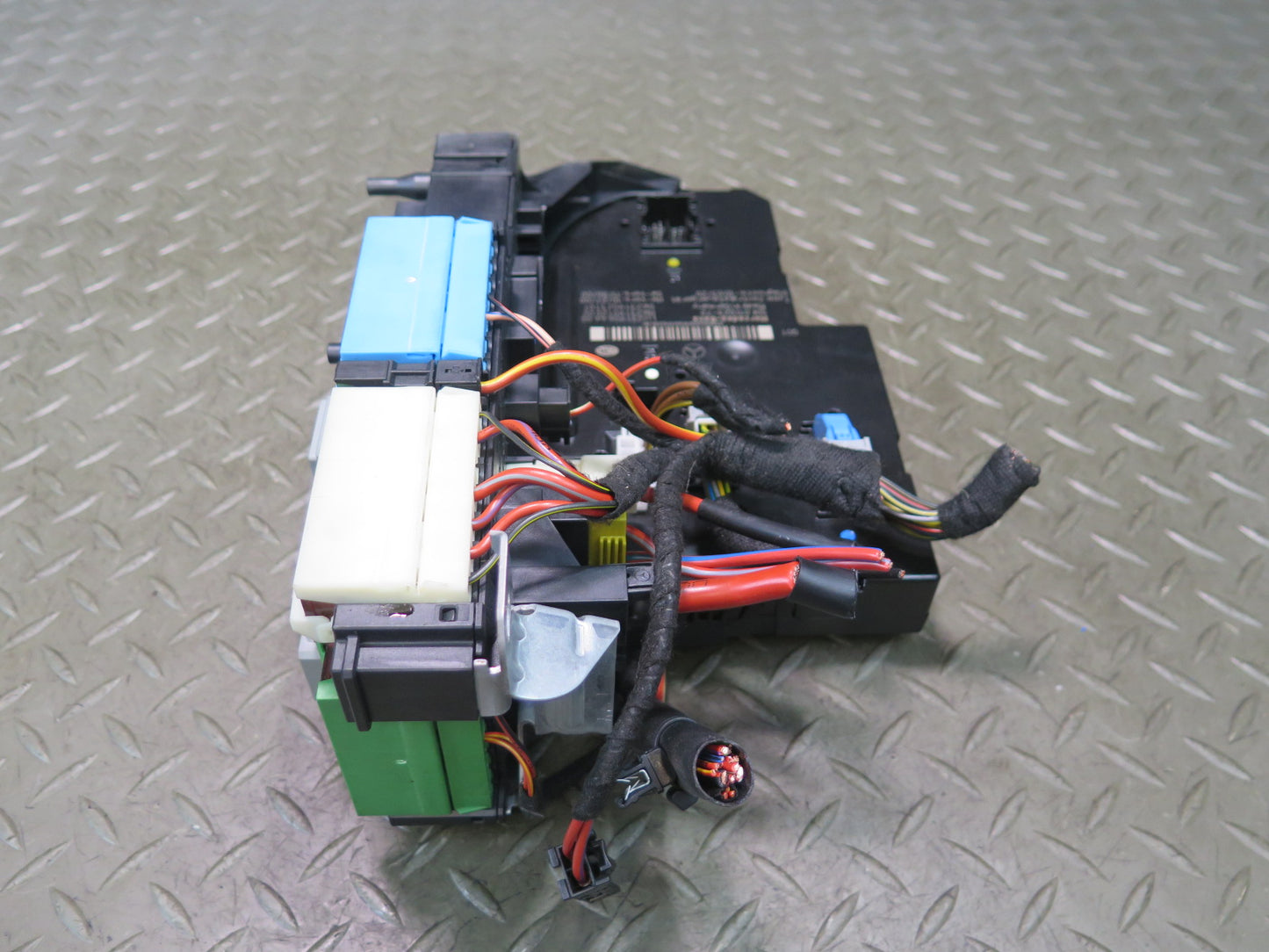 13-20 Mercedes R231 SL550 Rear Fuse Relay Box w SAM Module OEM
