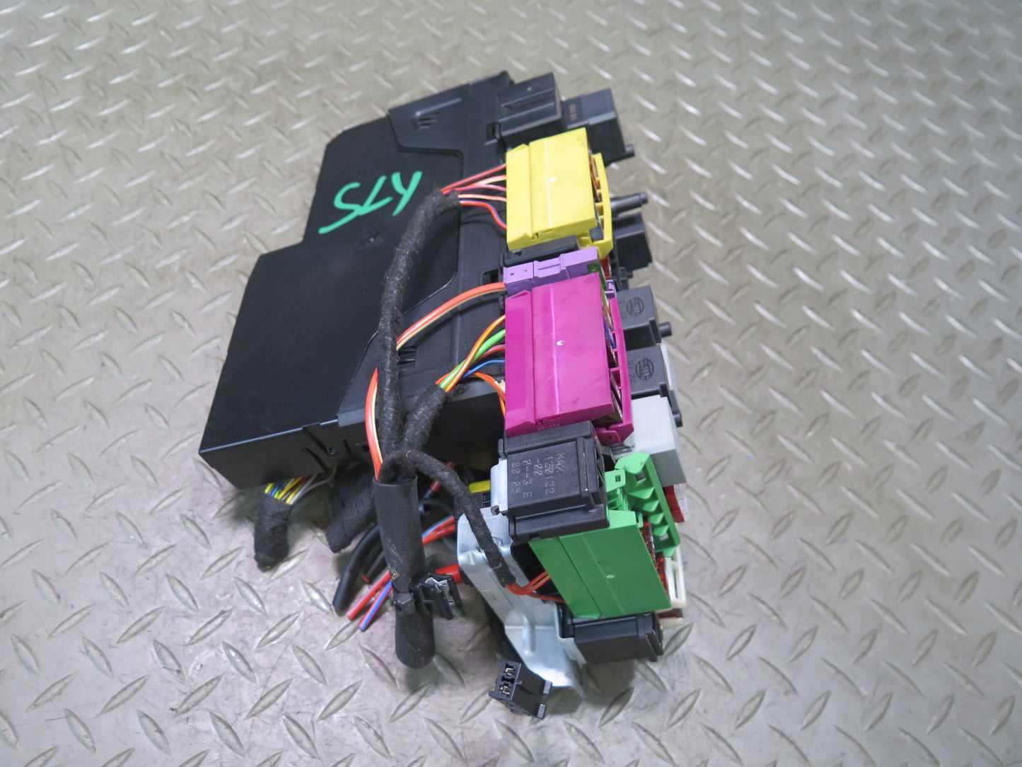 13-20 Mercedes R231 SL550 Rear Fuse Relay Box w SAM Module OEM