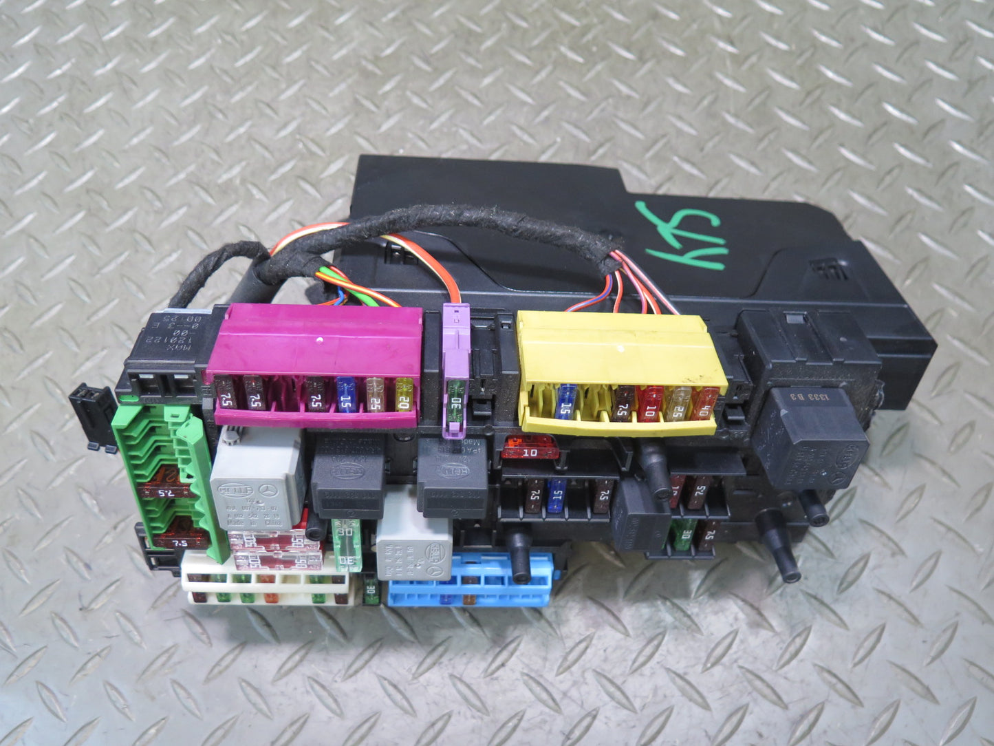 13-20 Mercedes R231 SL550 Rear Fuse Relay Box w SAM Module OEM