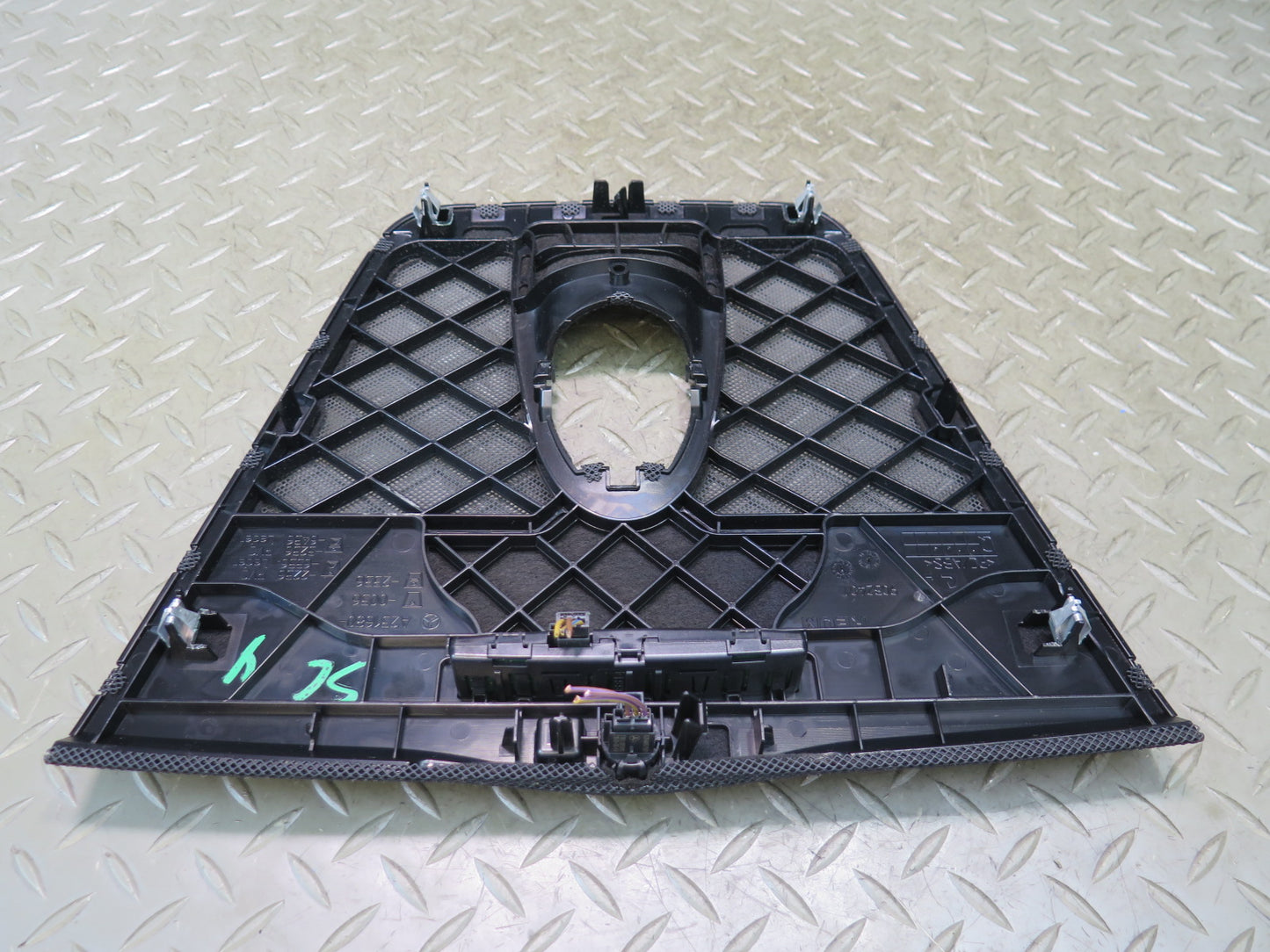 13-20 Mercedes R231 SL550 Dash Front Center Trim Speaker Grille w Buzzer OEM