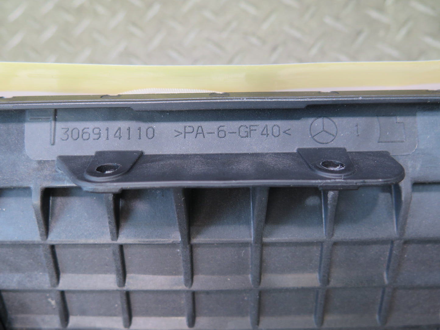 13-15 MERCEDES R231 SL550 FRONT RIGHT PASSENGER SIDE UNDER DASH KNEE SRS AIRBAG OEM