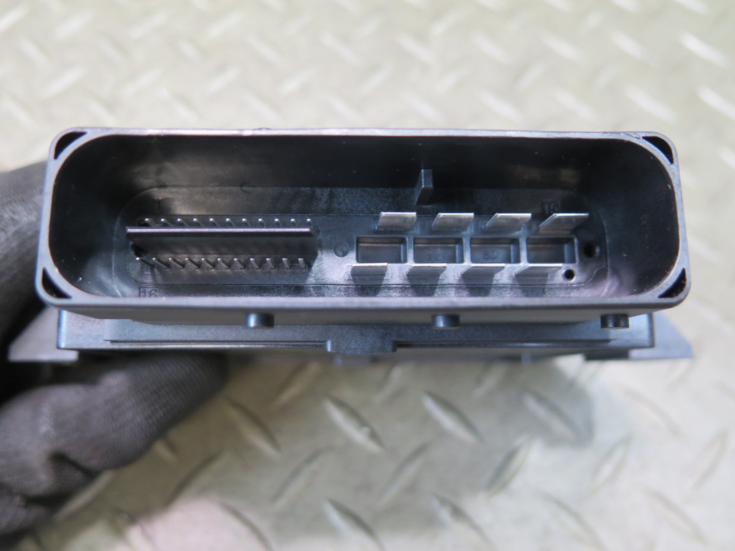 13-20 Mercedes R231 SL550 Parking Brake Control Module 1669002700 OEM