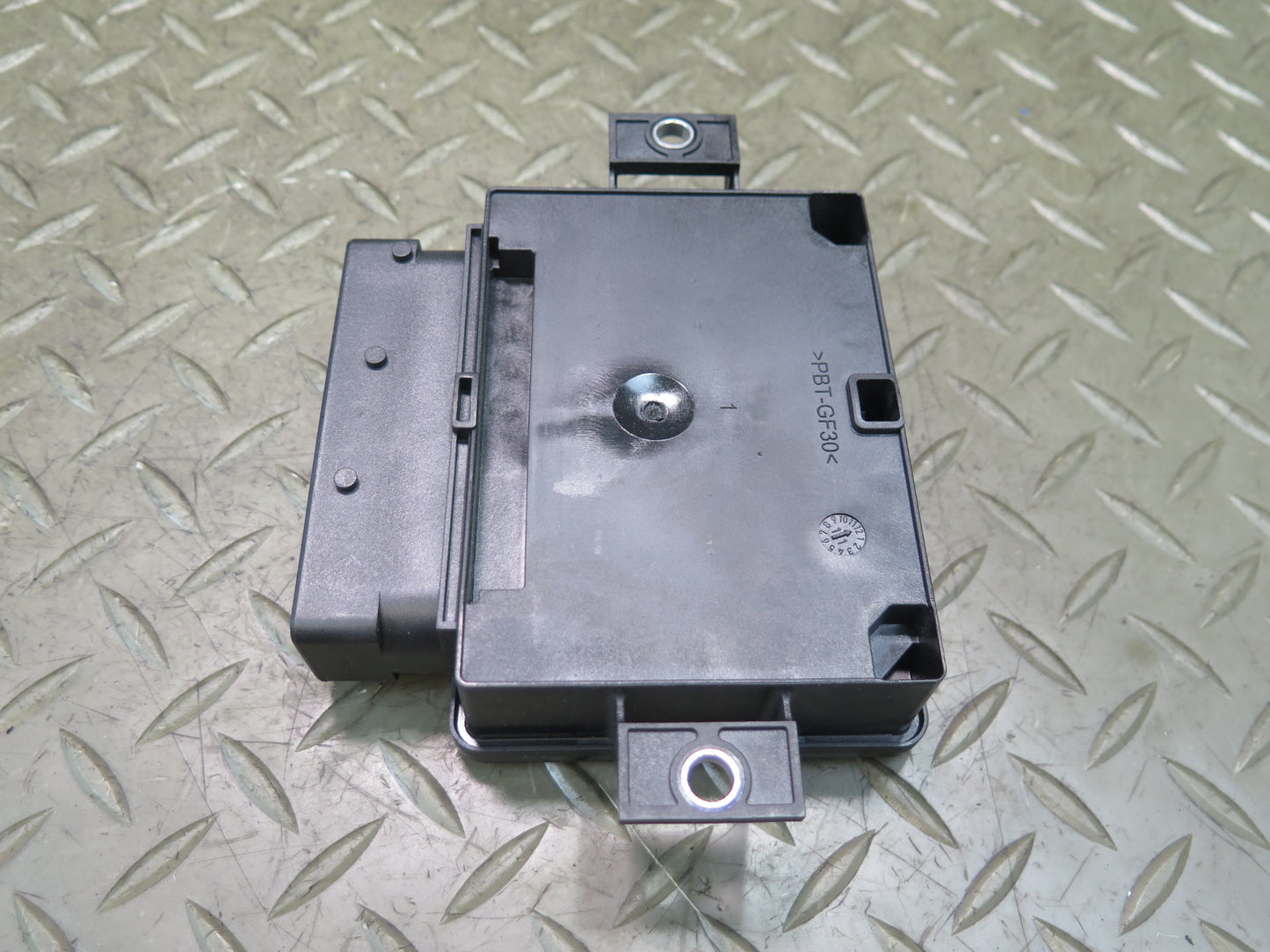 13-20 Mercedes R231 SL550 Parking Brake Control Module 1669002700 OEM