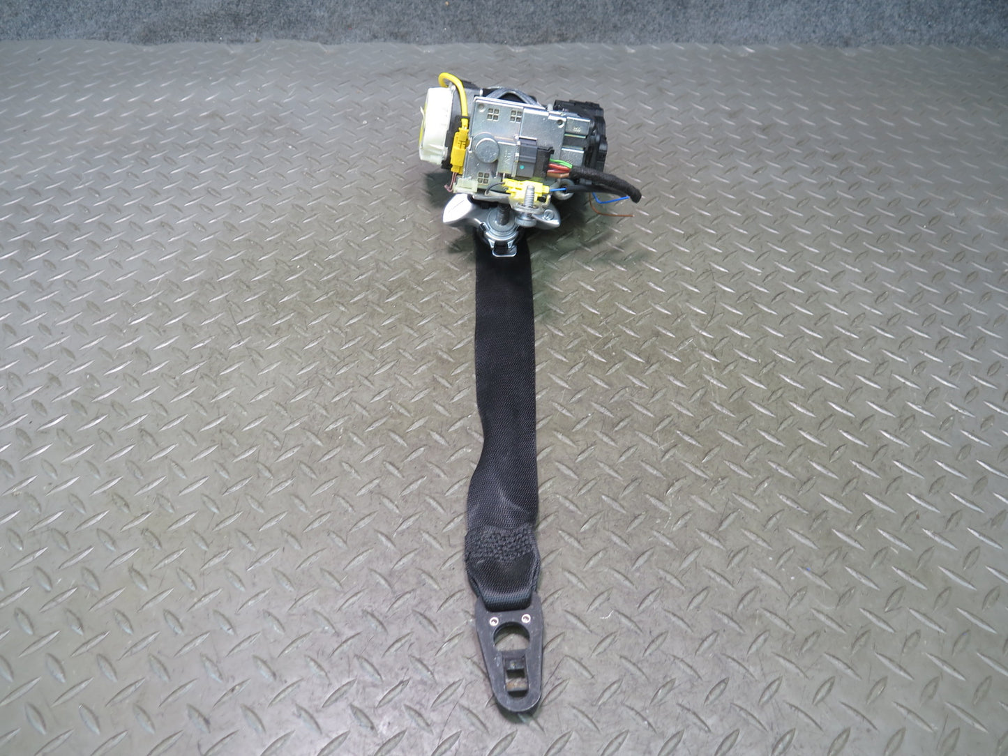 13-19 MERCEDES R231 SL550 FRONT RIGHT PASSENGER SIDE SEATBELT RETRACTOR OEM