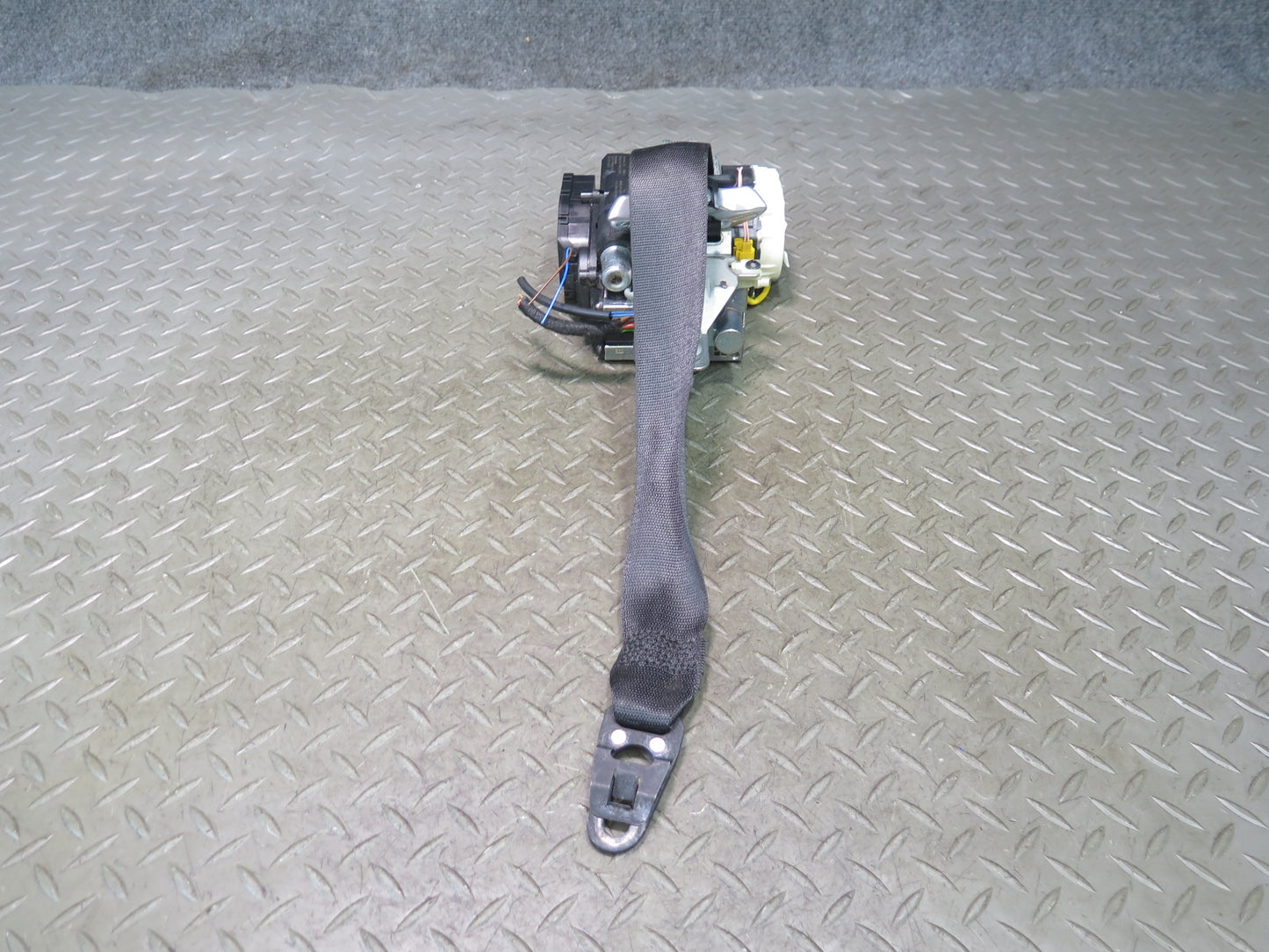 13-19 MERCEDES R231 SL550 FRONT RIGHT PASSENGER SIDE SEATBELT RETRACTOR OEM