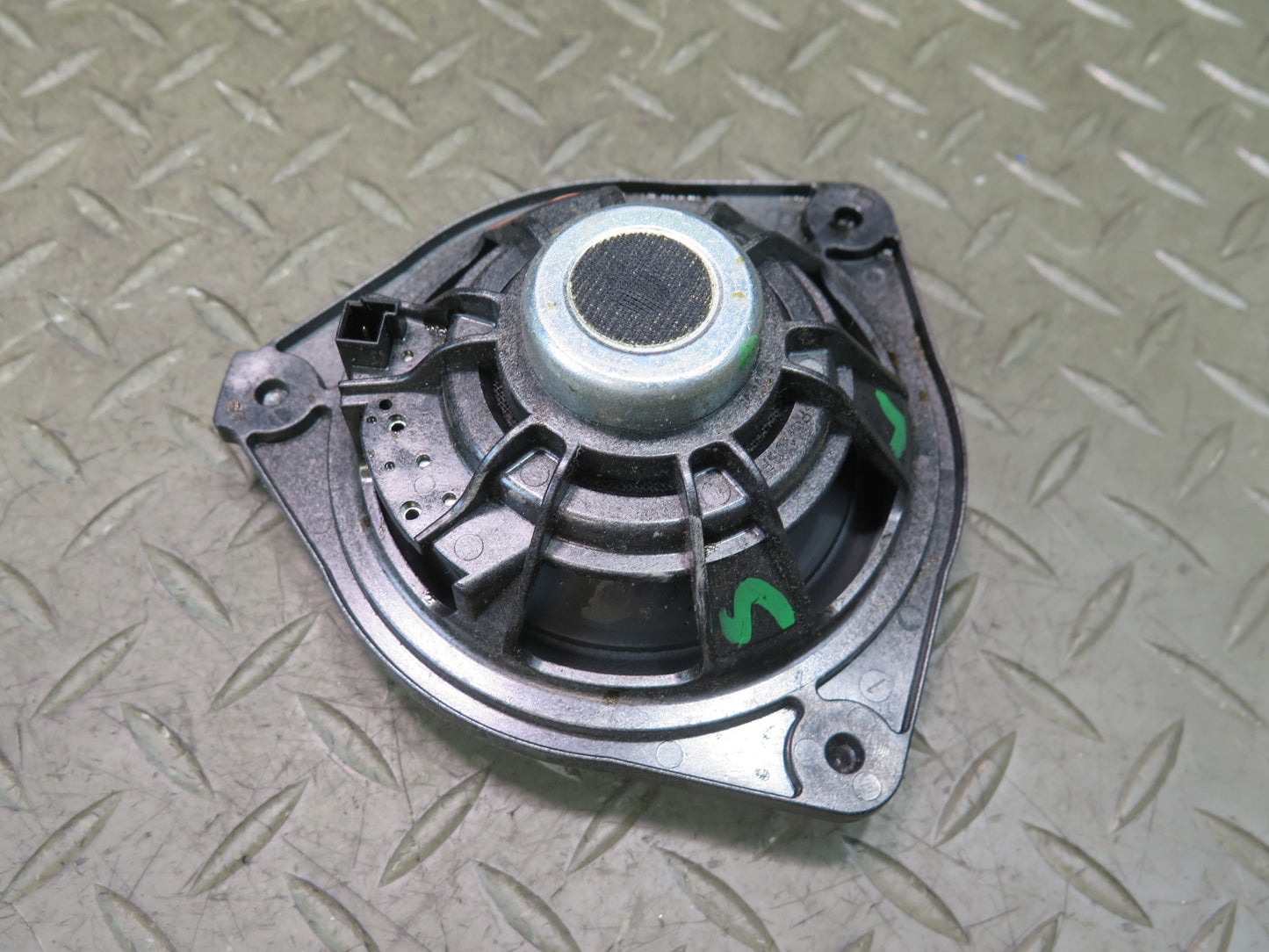 13-20 Mercedes R231 SL550 Set of 2 Front or Rear LOGIC7 Speaker 2318200702 OEM