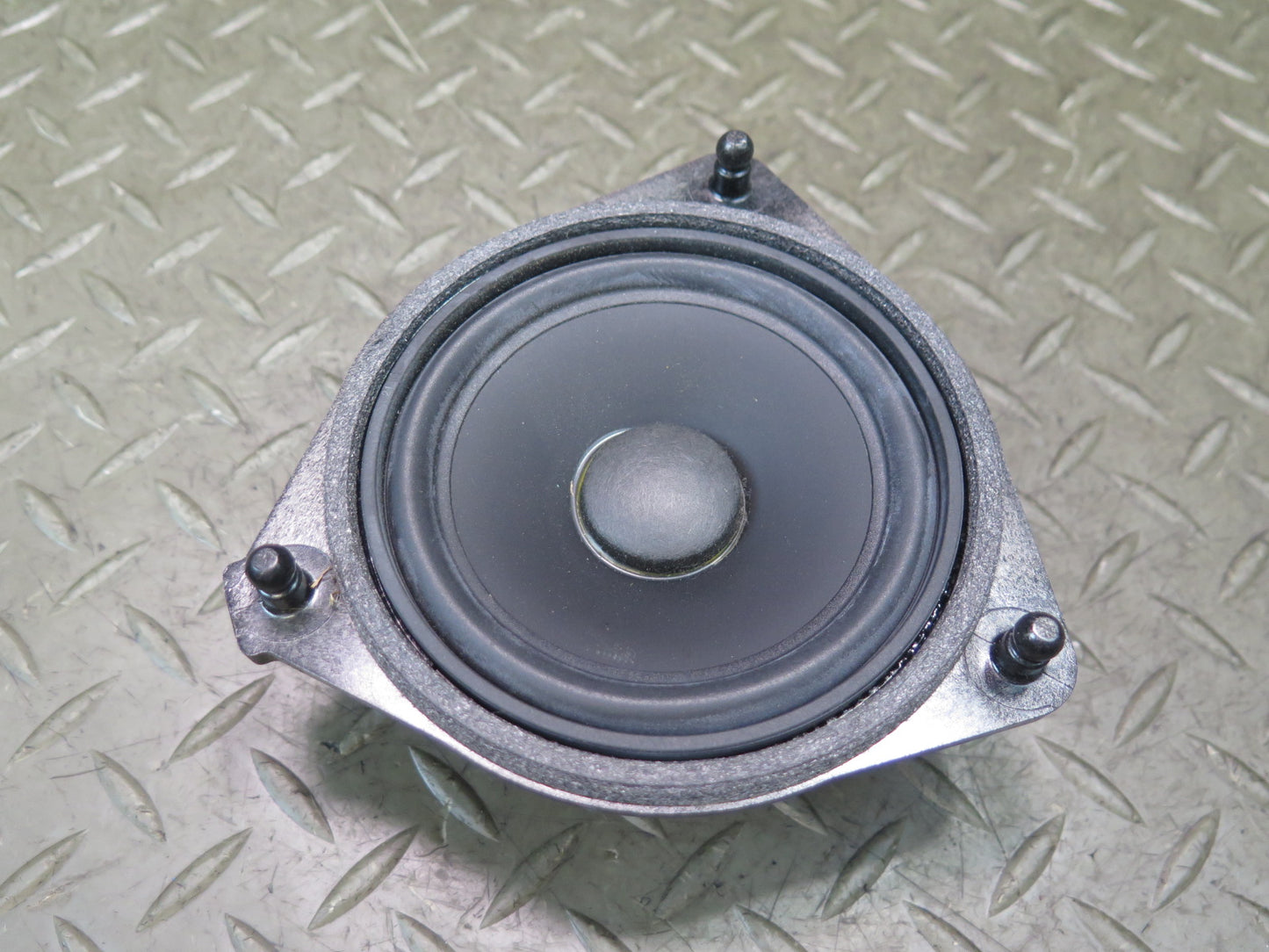 13-20 Mercedes R231 SL550 Set of 2 Front or Rear LOGIC7 Speaker 2318200702 OEM