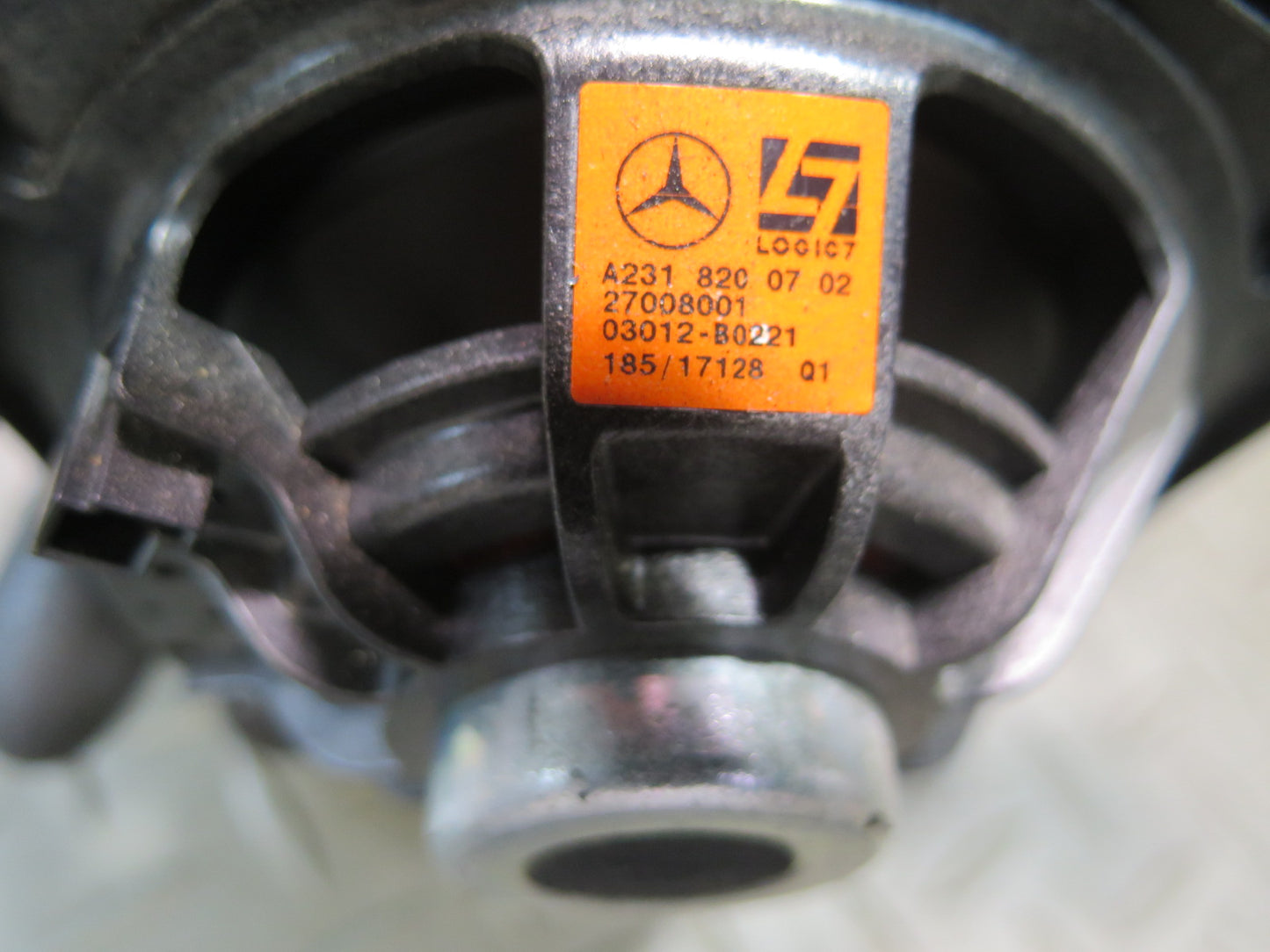 13-20 Mercedes R231 SL550 Set of 2 Front or Rear LOGIC7 Speaker 2318200702 OEM