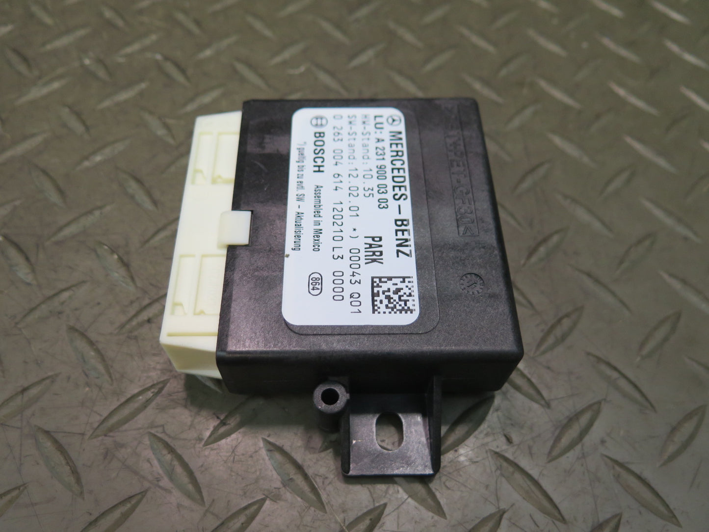 13-20 Mercedes R231 SL550 Park Asist Control Module 2319000303 OEM