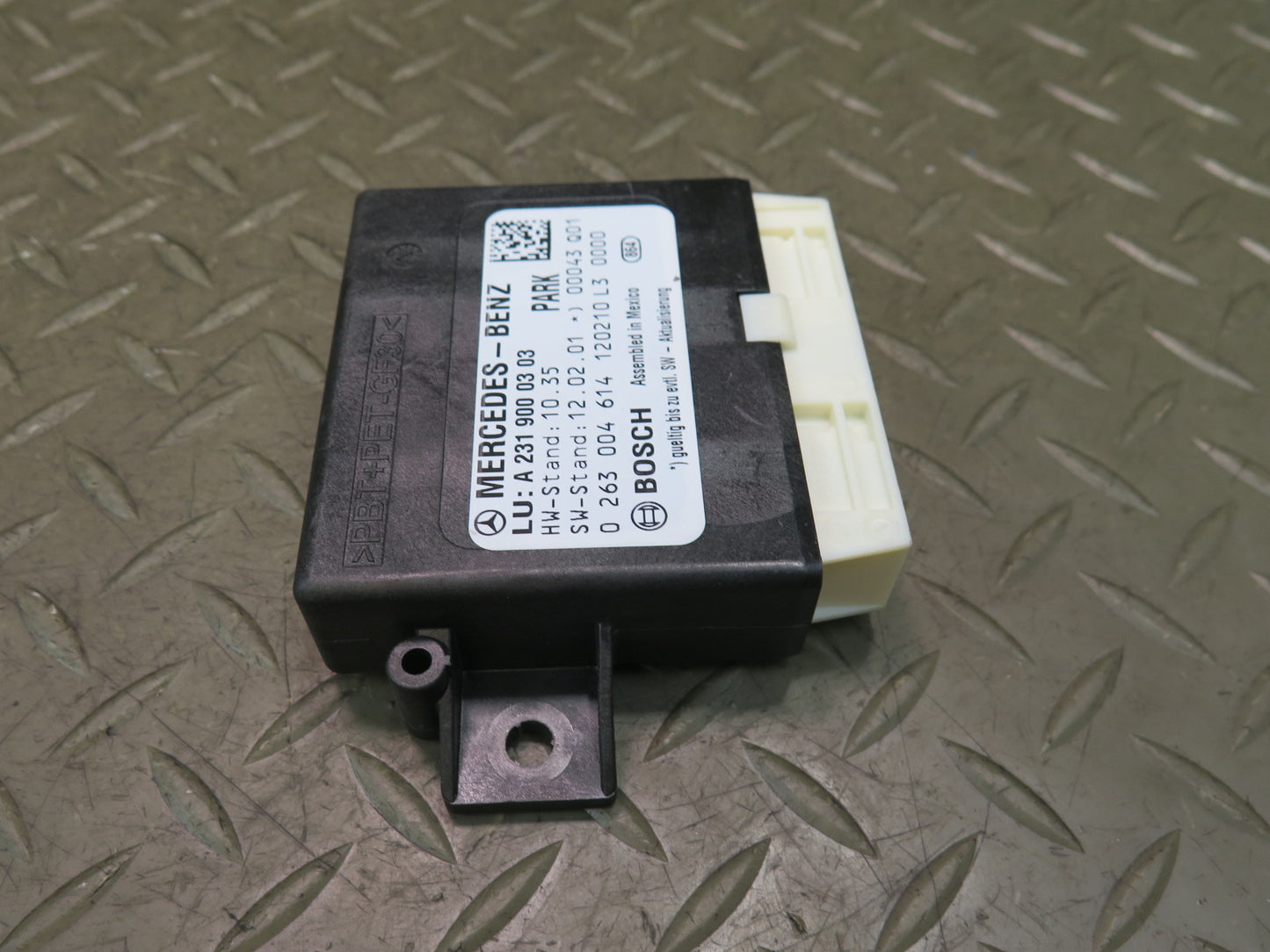 13-20 Mercedes R231 SL550 Park Asist Control Module 2319000303 OEM