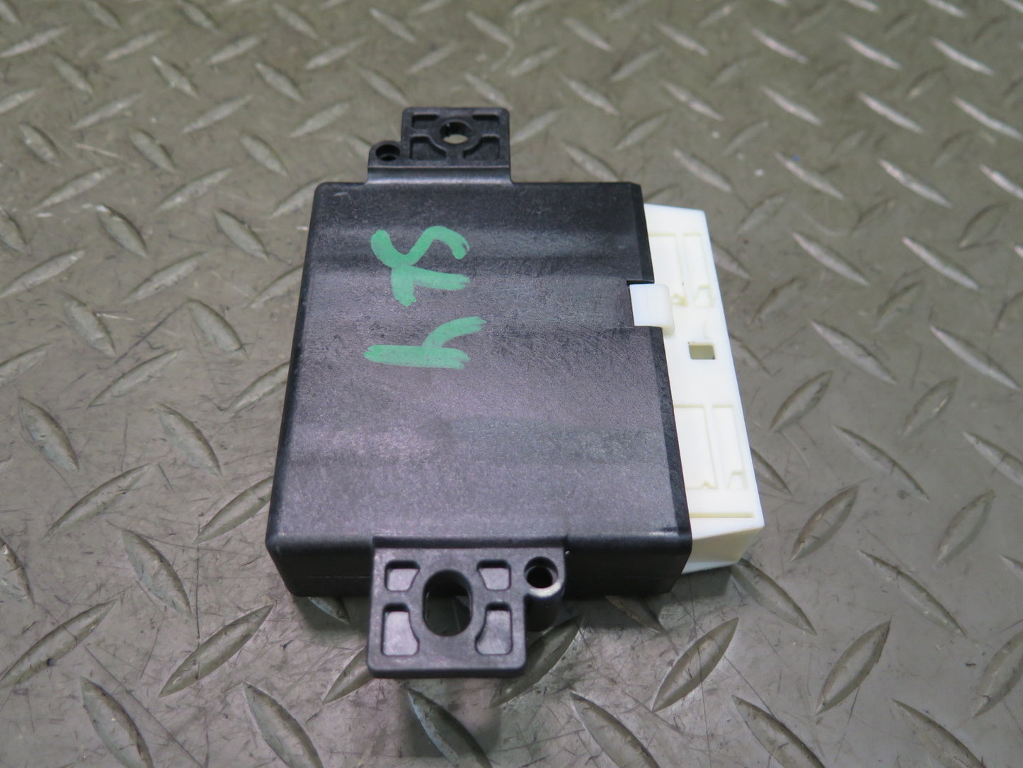 13-20 Mercedes R231 SL550 Park Asist Control Module 2319000303 OEM