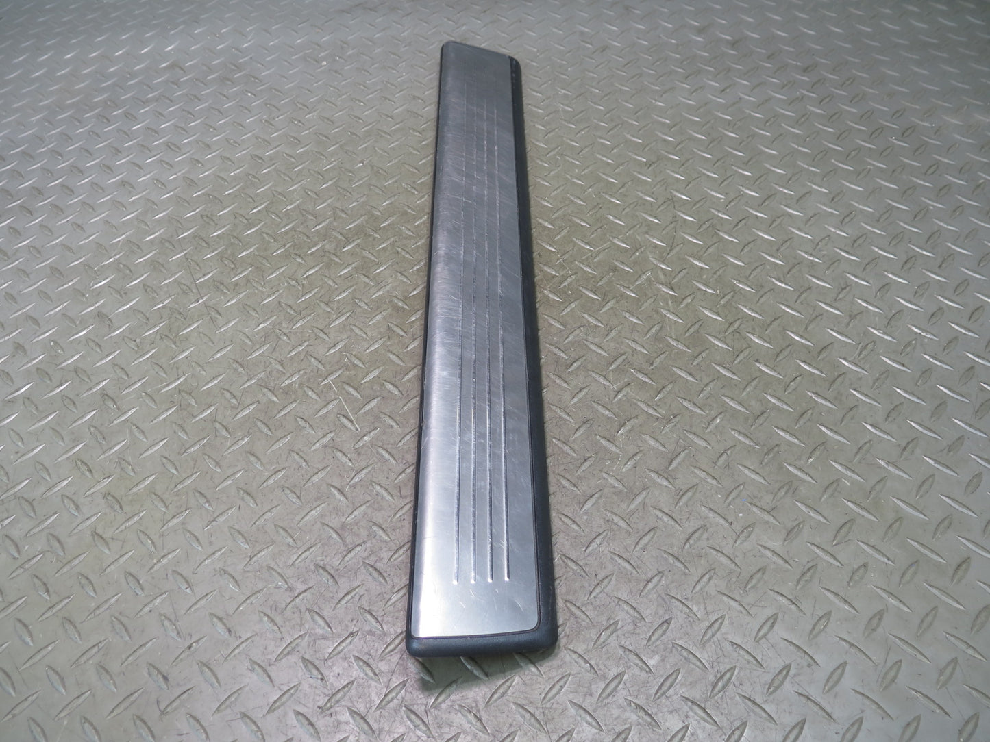 13-20 Mercedes R231 SL550 vset of 2 Door Scuff Sill Plate Trim Panel OEM