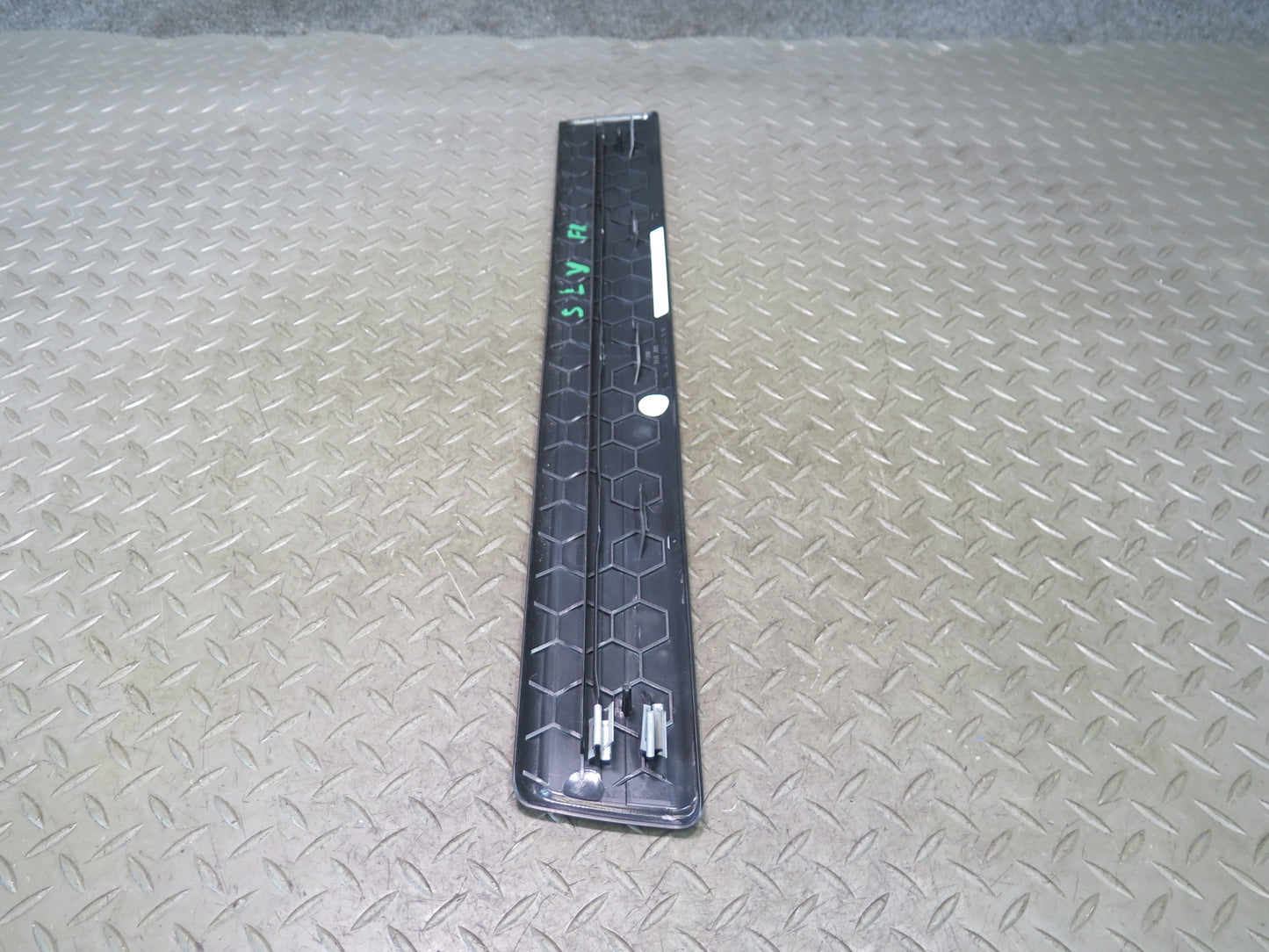 13-20 Mercedes R231 SL550 vset of 2 Door Scuff Sill Plate Trim Panel OEM