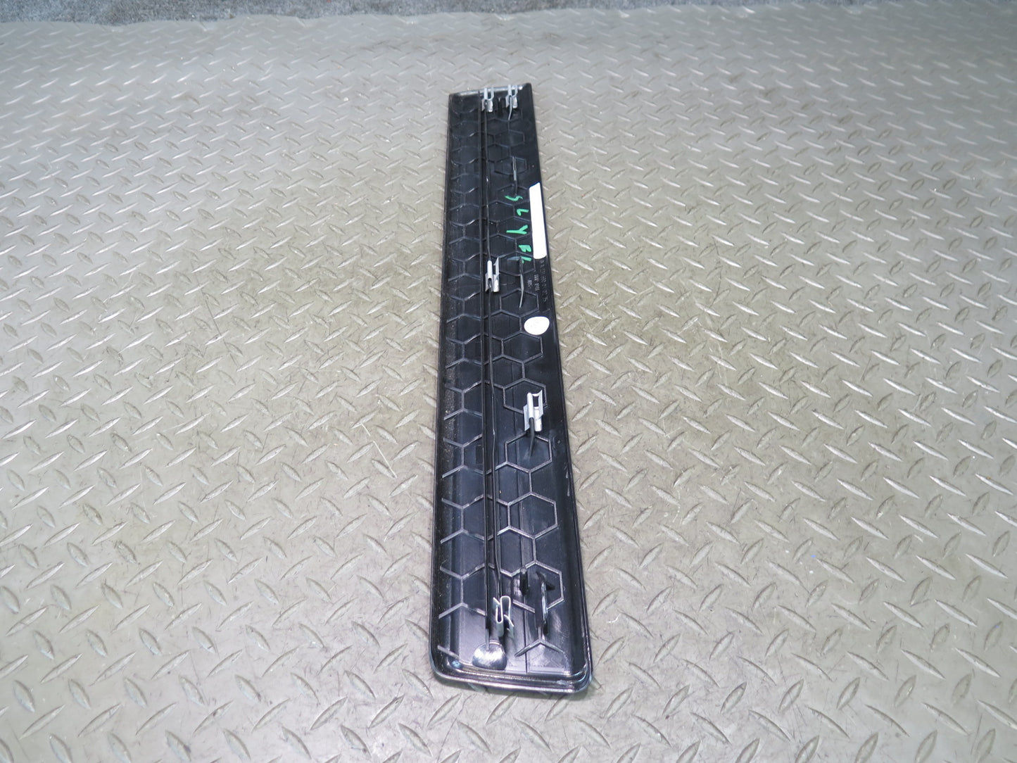 13-20 Mercedes R231 SL550 vset of 2 Door Scuff Sill Plate Trim Panel OEM