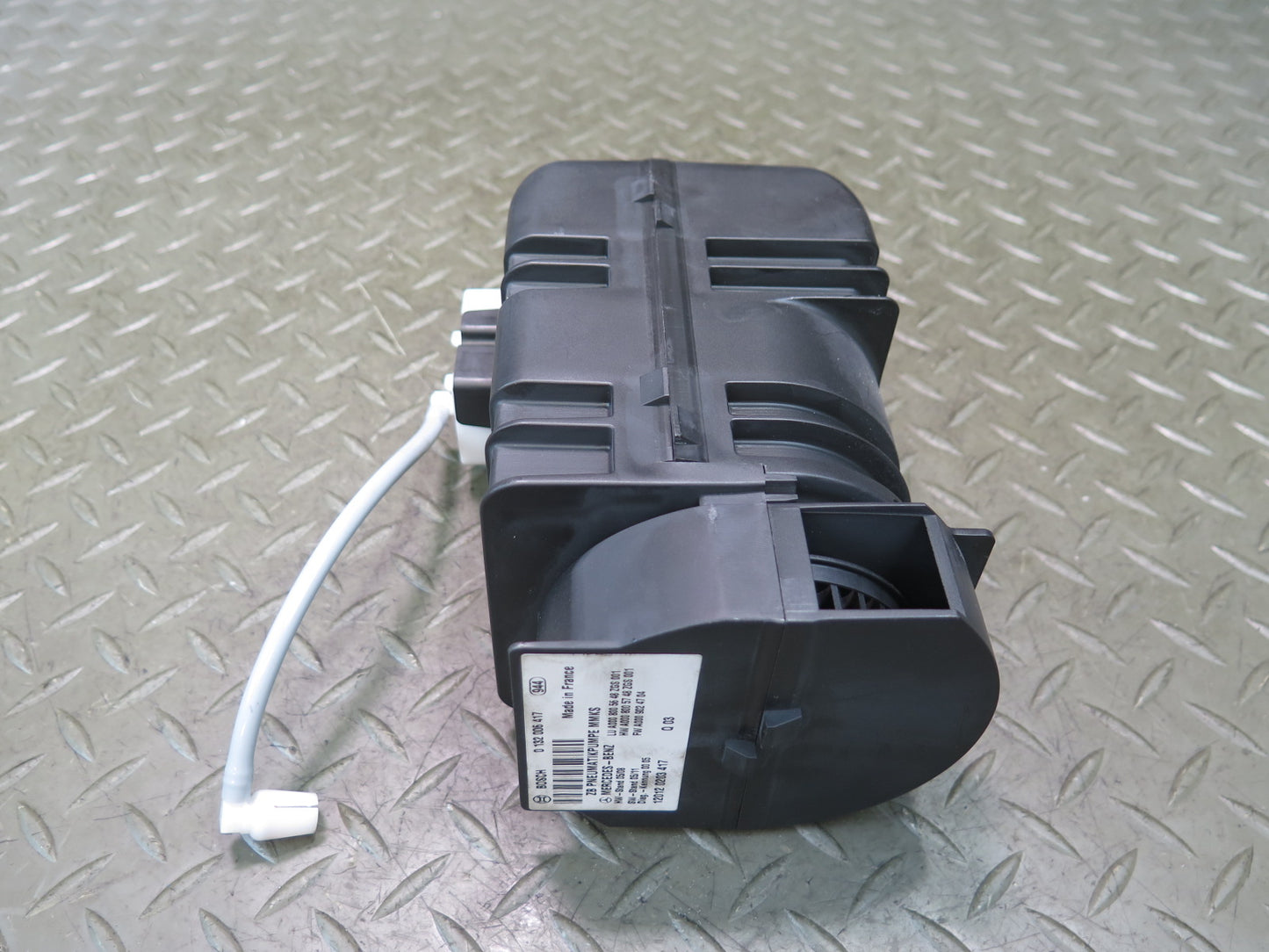 13-20 Mercedes R231 SL550 Central Door Lock Vacuum Pump 0008005648 OEM