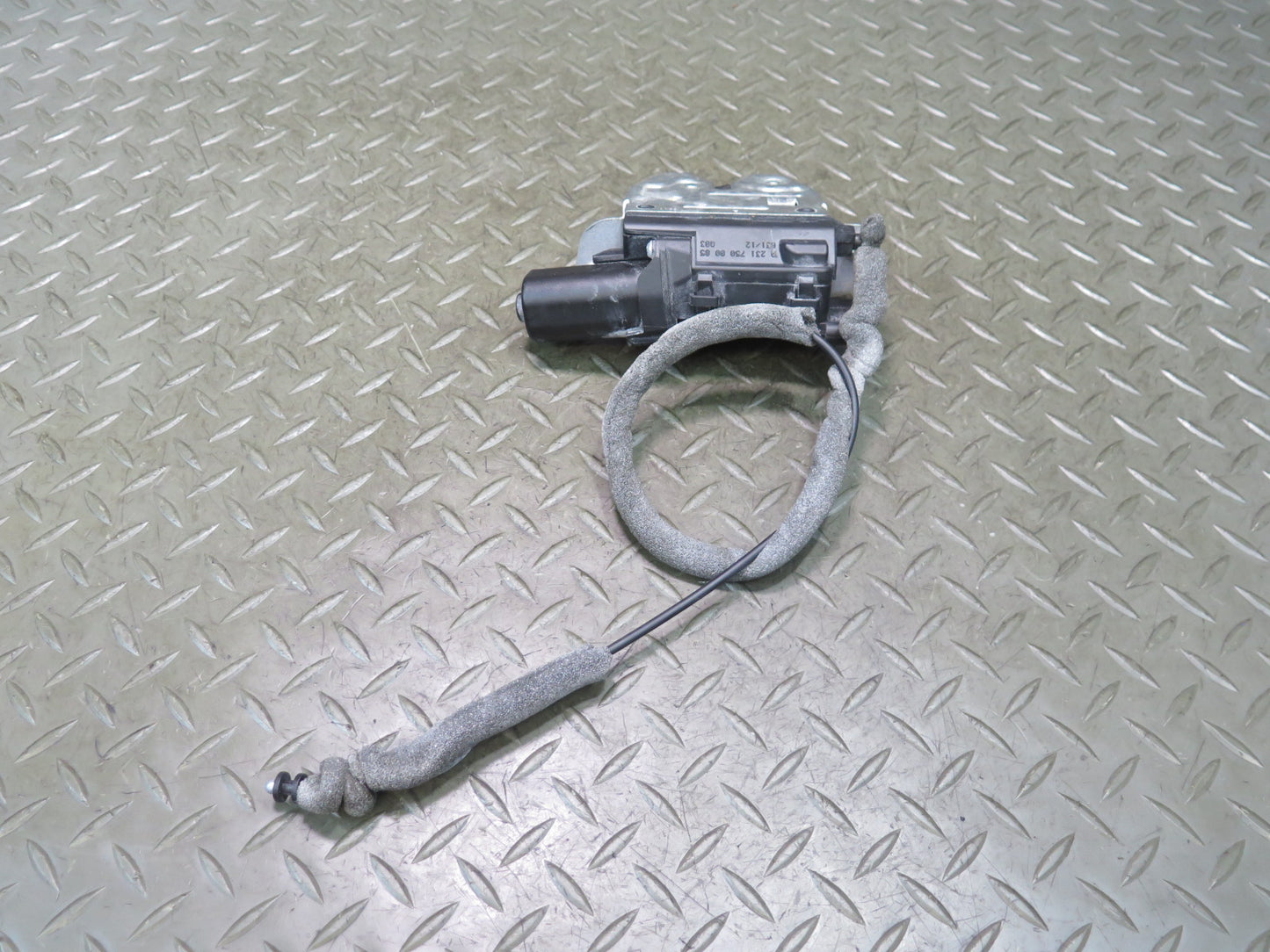 13-20 Mercedes R231 SL550 Rear Trunk Deck Lid Lock Latch Actuator 2317500085 OEM