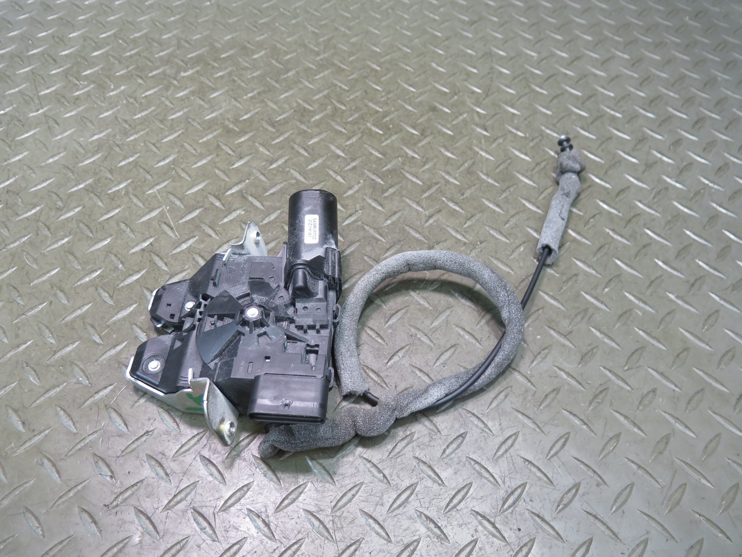 13-20 Mercedes R231 SL550 Rear Trunk Deck Lid Lock Latch Actuator 2317500085 OEM