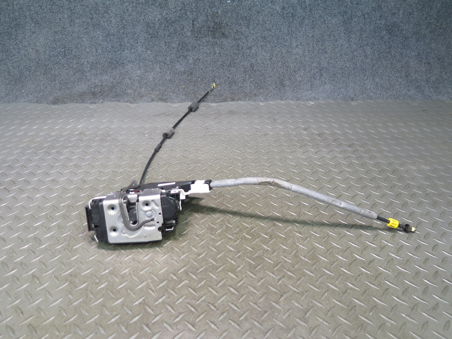 13-19 Mercedes R231 Sl-class Left Door Lock Latch Actuator 2317600540 OEM