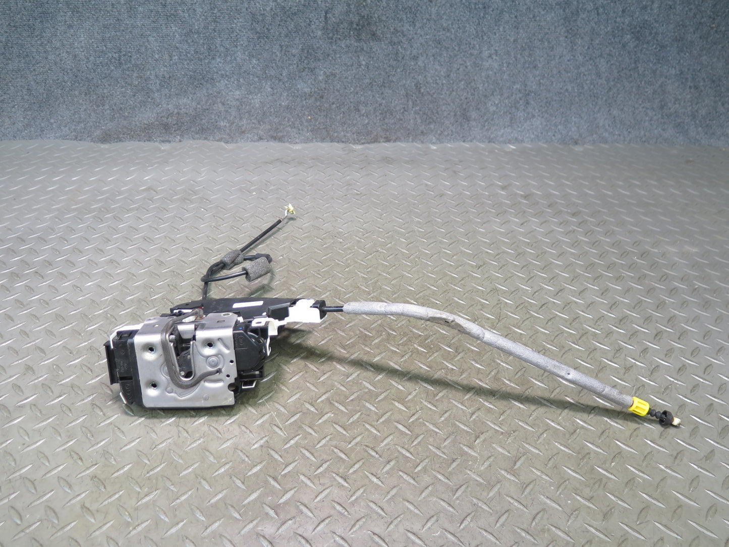 13-19 Mercedes R231 Sl-class Left Door Lock Latch Actuator 2317600540 OEM