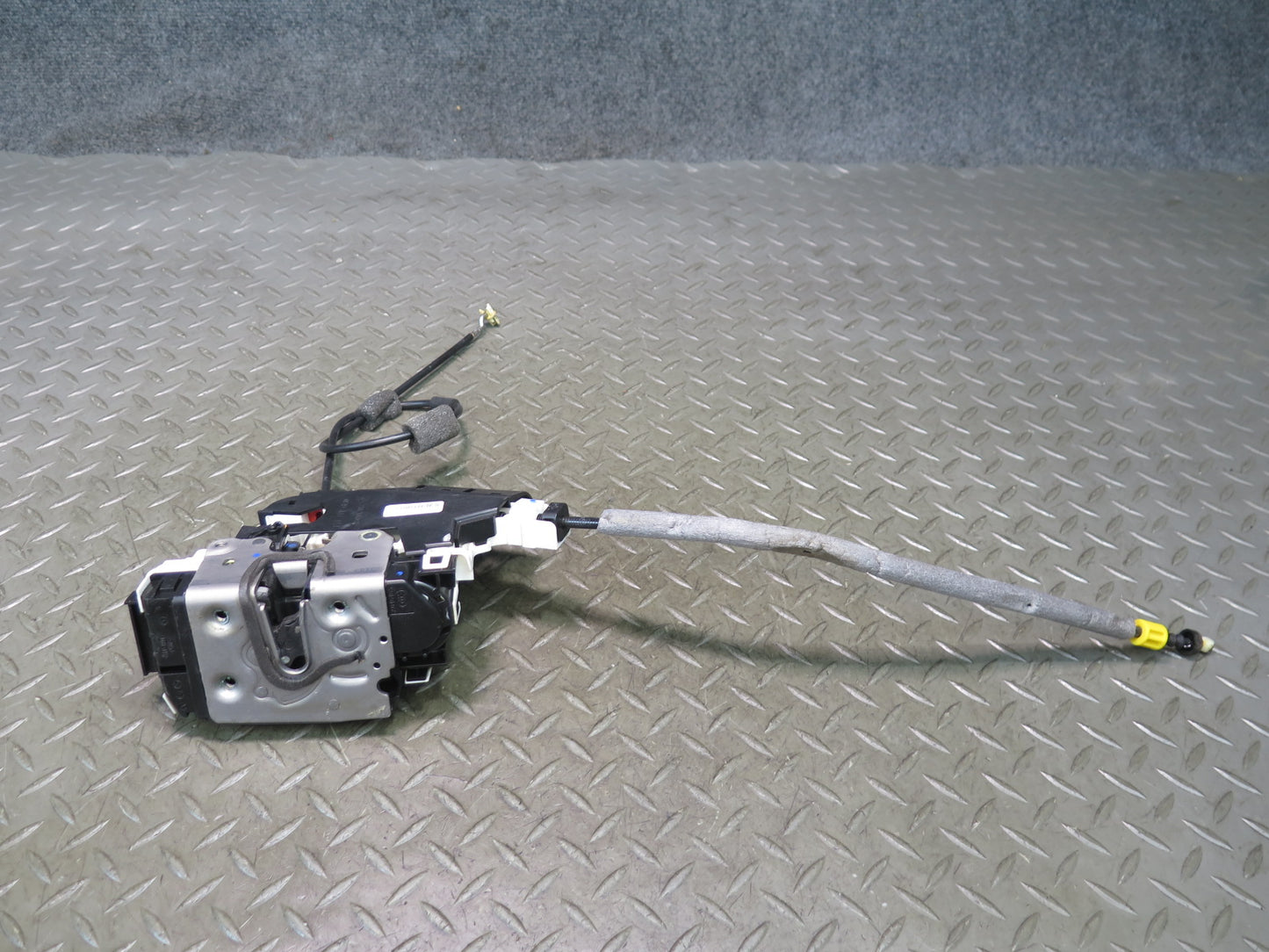 13-19 Mercedes R231 Sl-class Left Door Lock Latch Actuator 2317600540 OEM