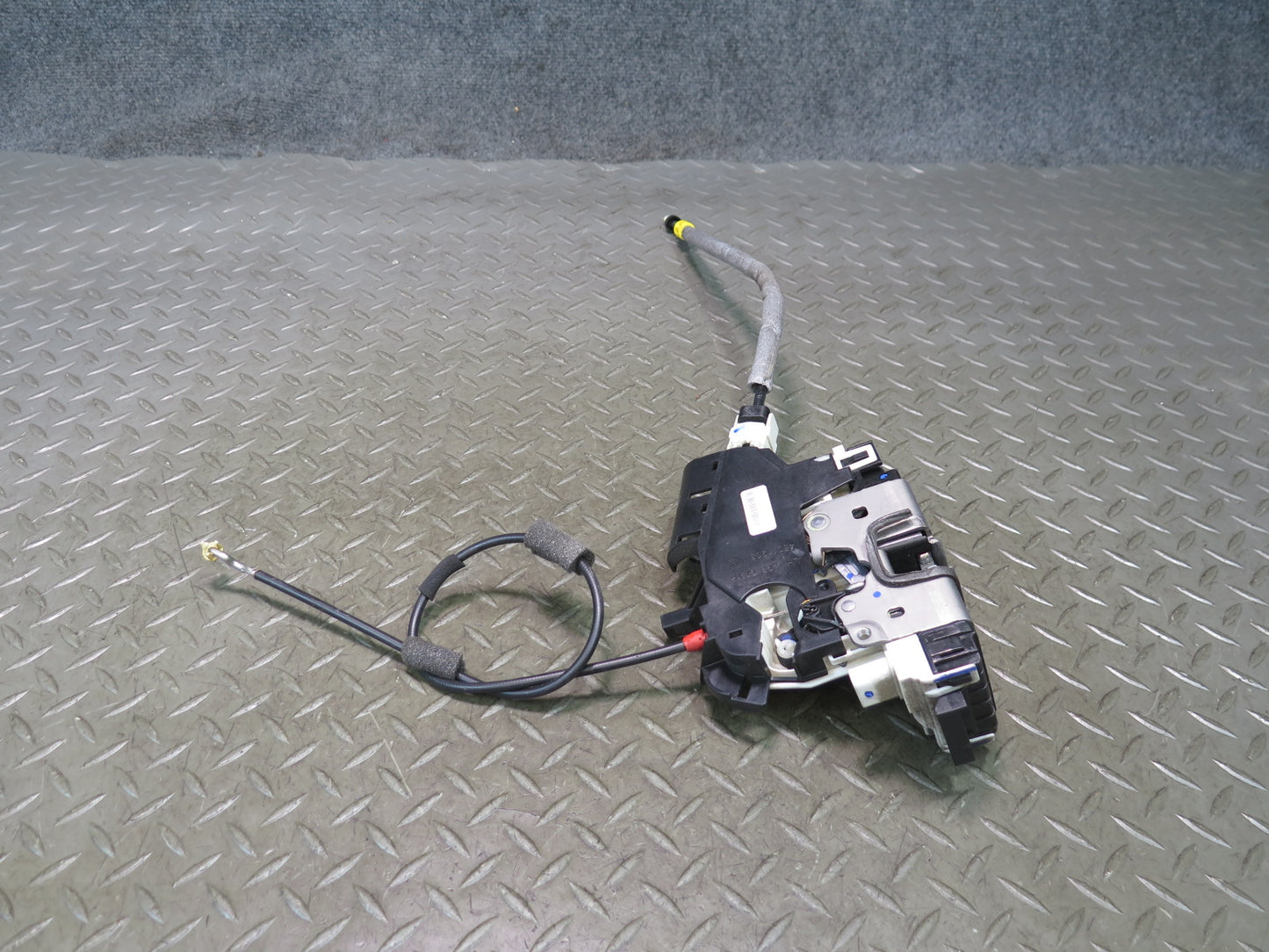 13-19 Mercedes R231 Sl-class Left Door Lock Latch Actuator 2317600540 OEM